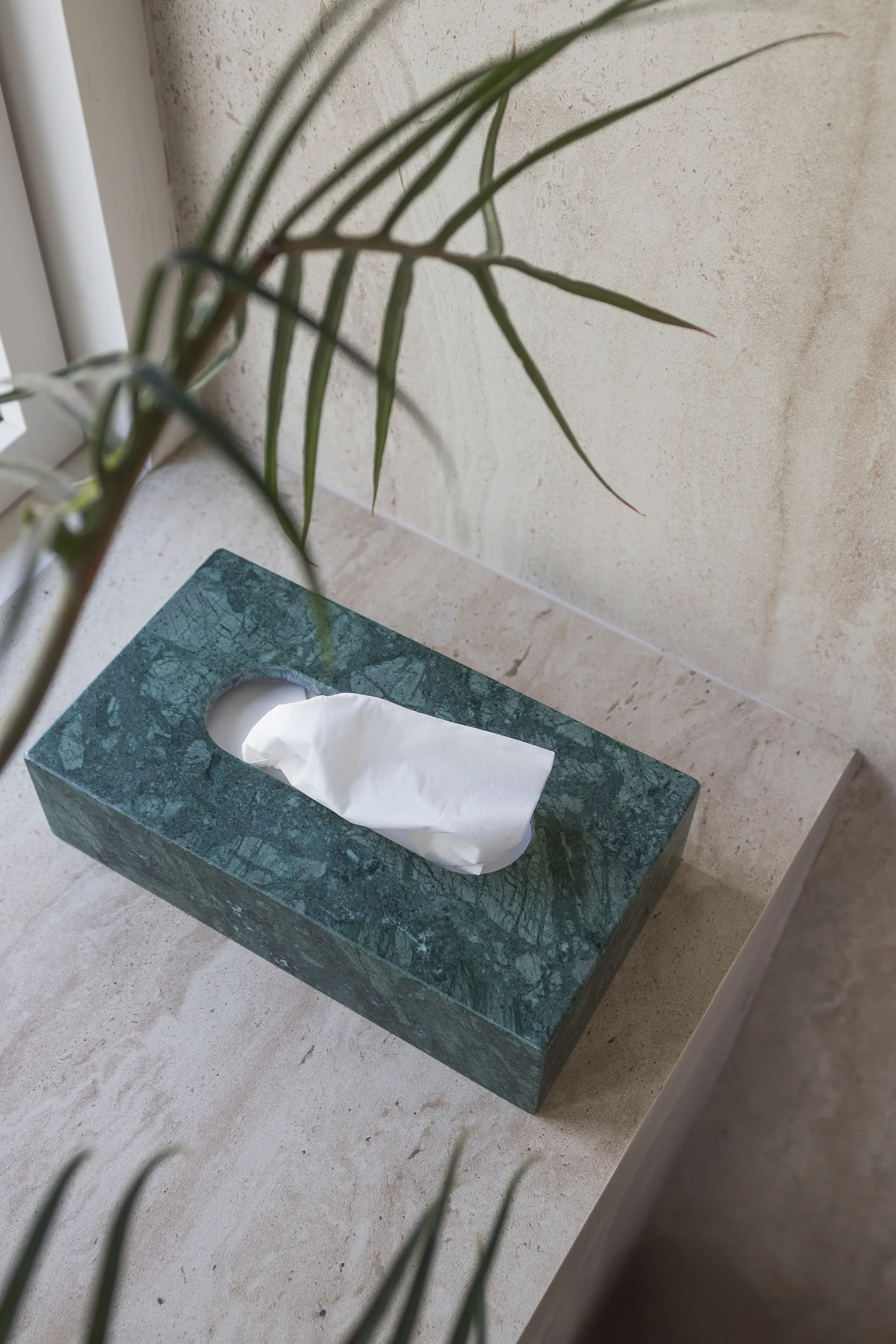Marble tissue box 14x25.5 cm, Dark forest Mette Ditmer