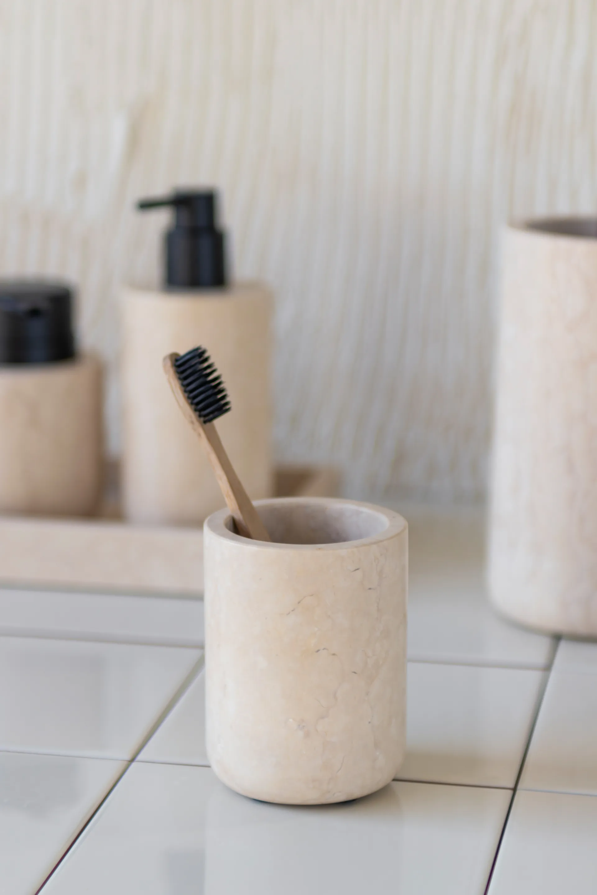 Marble toothbrush holder 10 cm, Sand Mette Ditmer