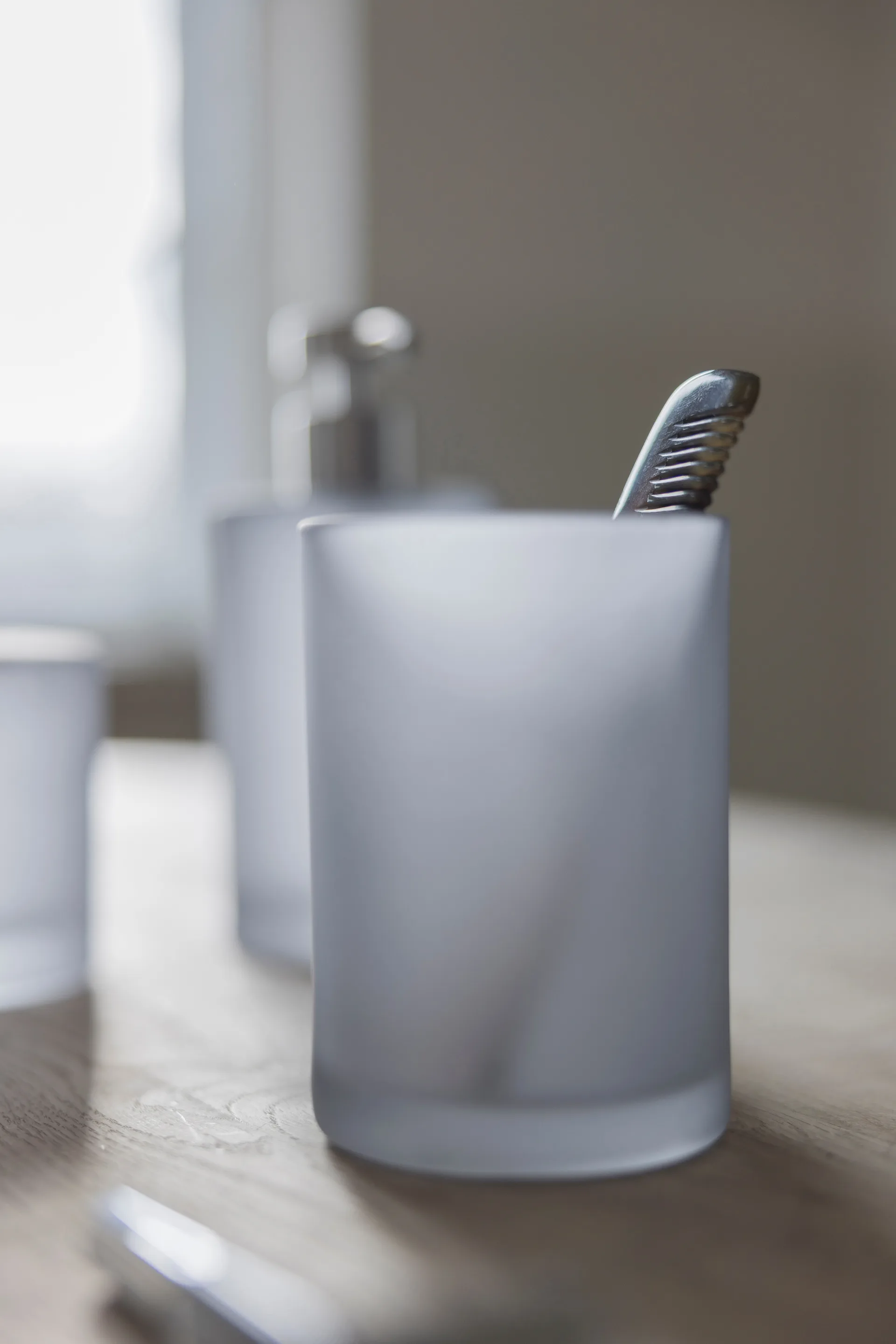 Modest toothbrush holder 10 cm, Dove blue Mette Ditmer