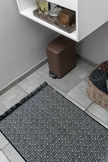 Morocco bathroom mat 50x80 cm - Black-white - Mette Ditmer
