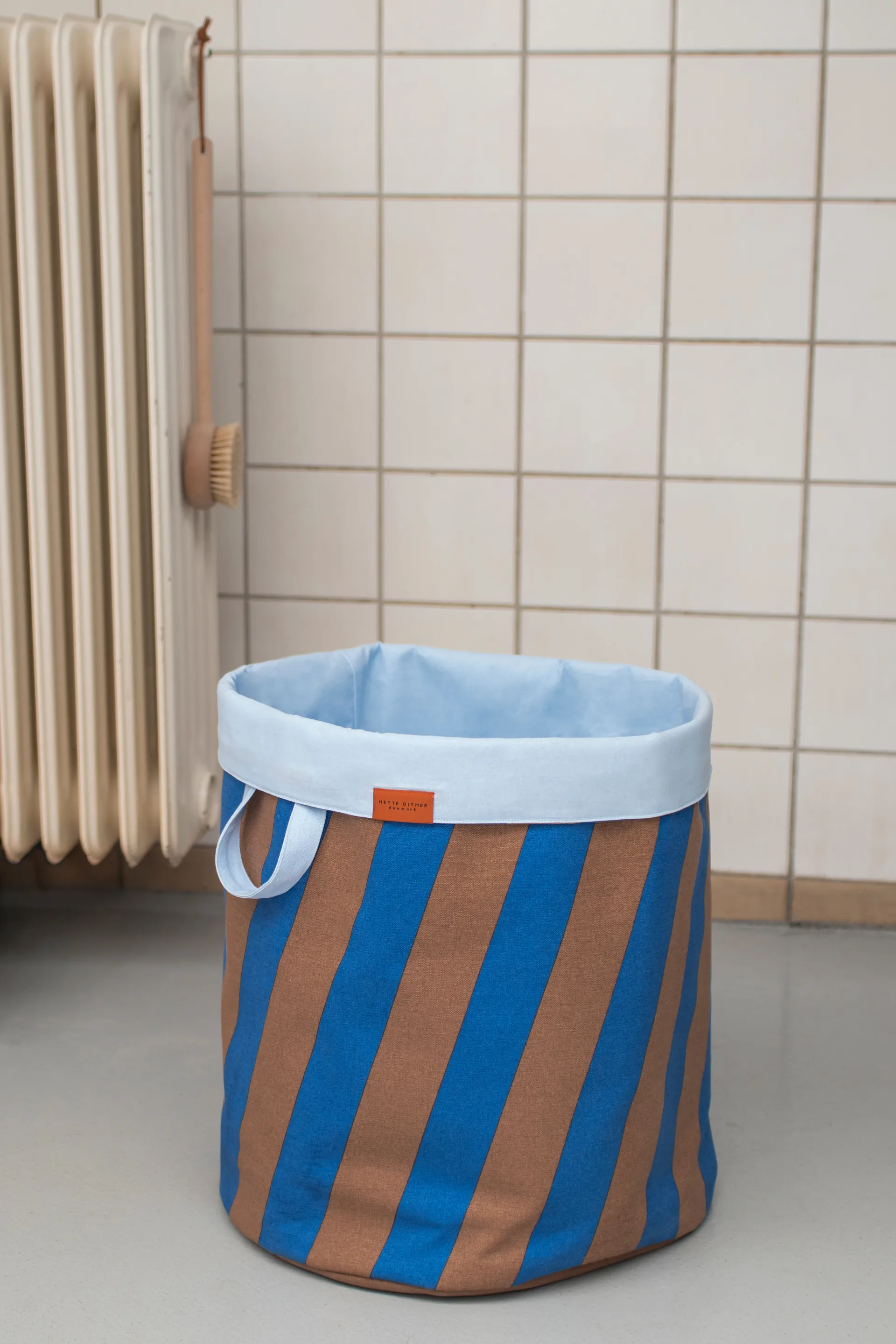 Nova Arte laundry basket 40x40x50 cm, Cobalt-blush Mette Ditmer