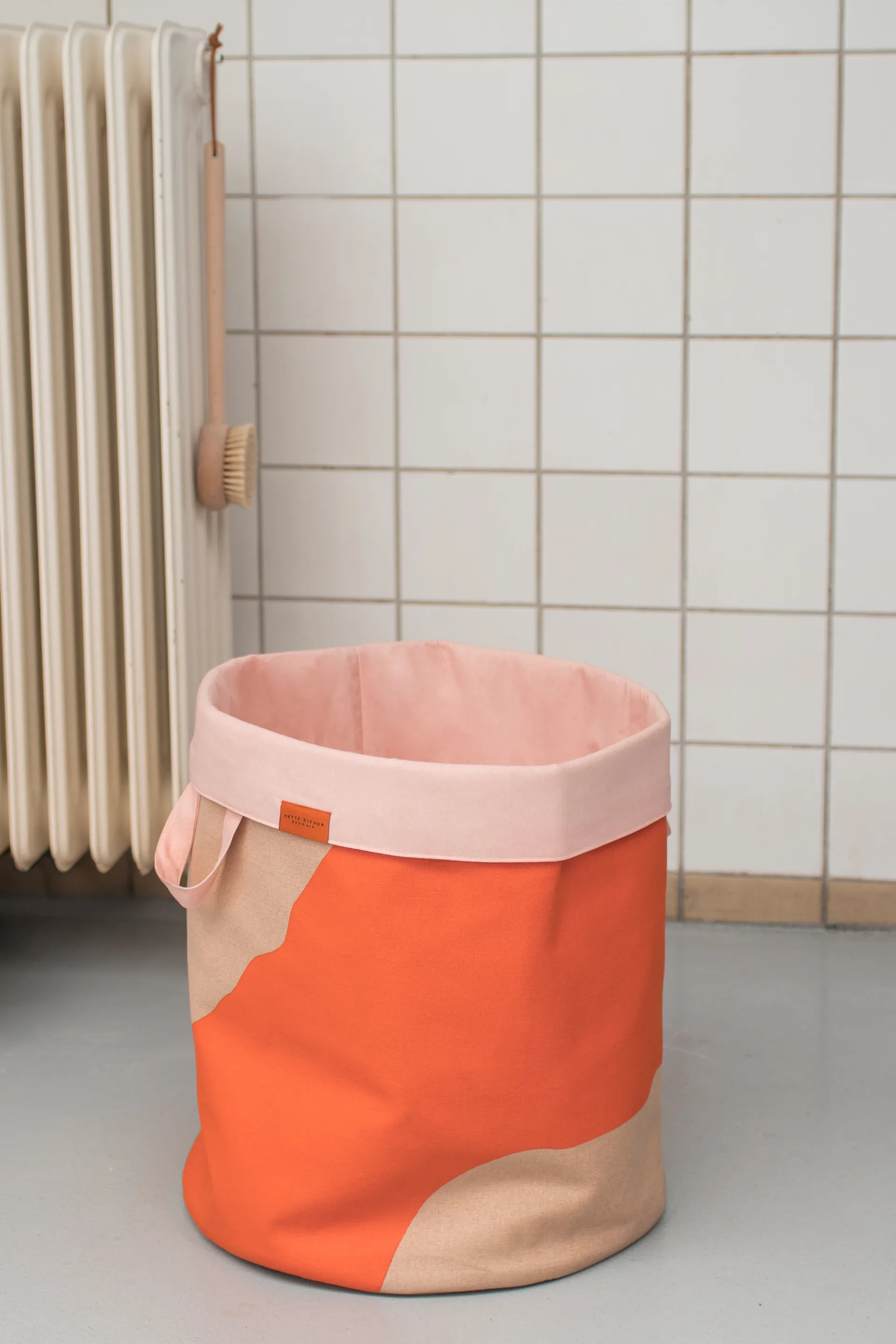 Nova Arte laundry basket 40x40x50 cm, Latte-orange Mette Ditmer