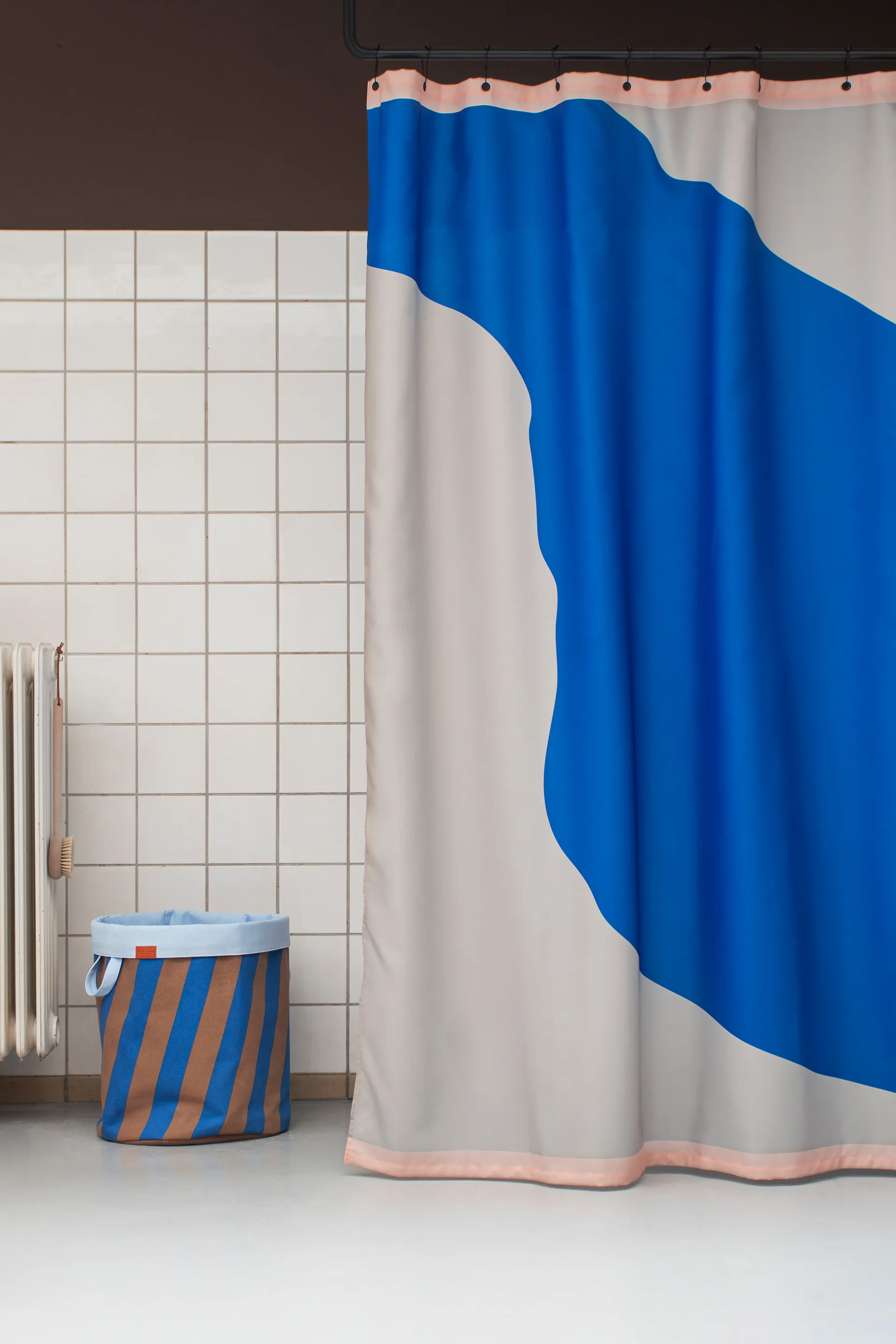 Nova Arte shower curtain 150x200 cm, Light Grey-cobalt Mette Ditmer