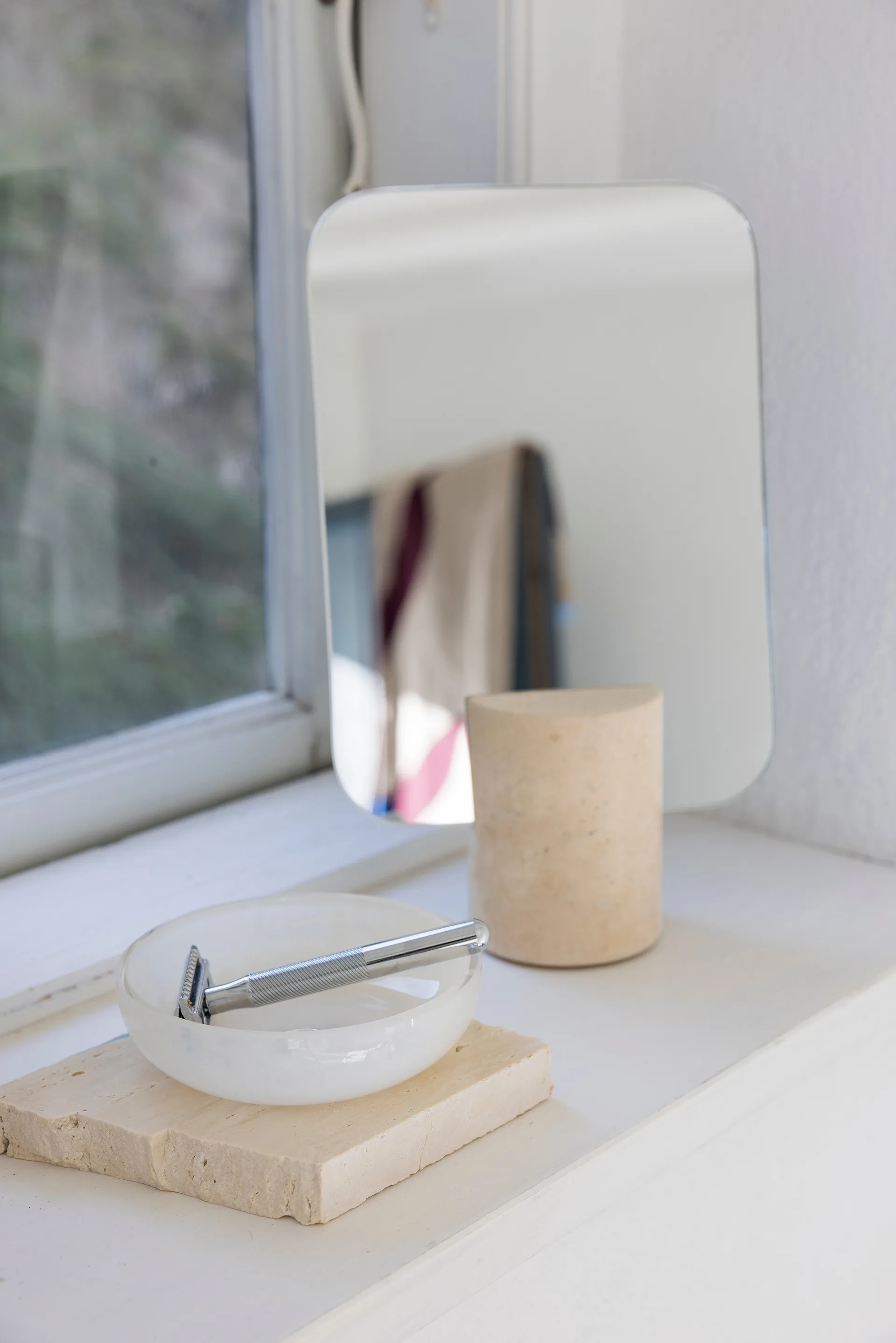 Opal soap dish, Linen Mette Ditmer