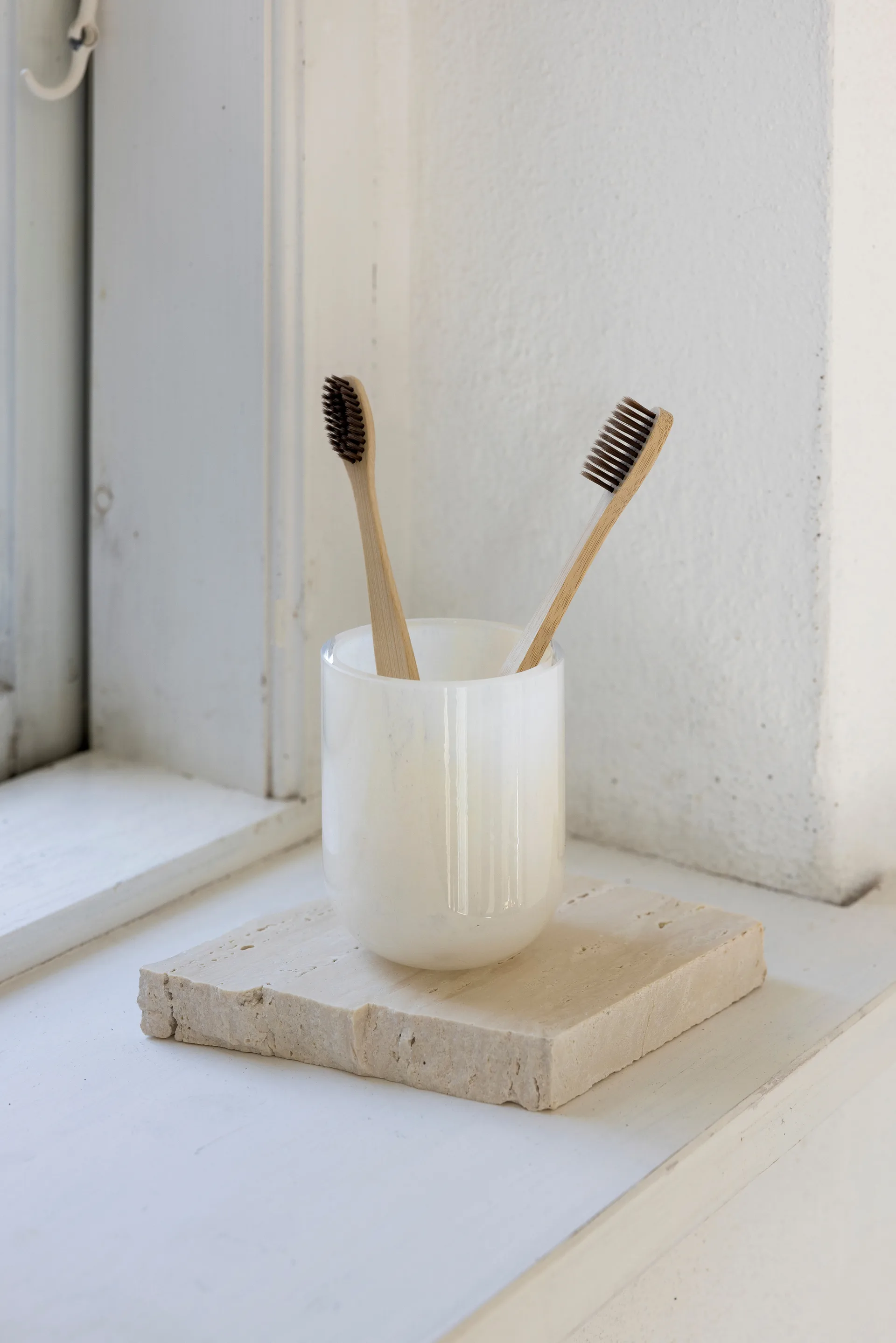 Opal toothbrush holder, Linen Mette Ditmer