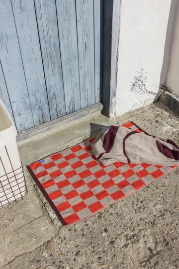 Retro bathroom mat 50x80 cm - Dark orange - Mette Ditmer