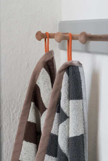 Retro towel - Chocolate, 70x133 cm - Mette Ditmer