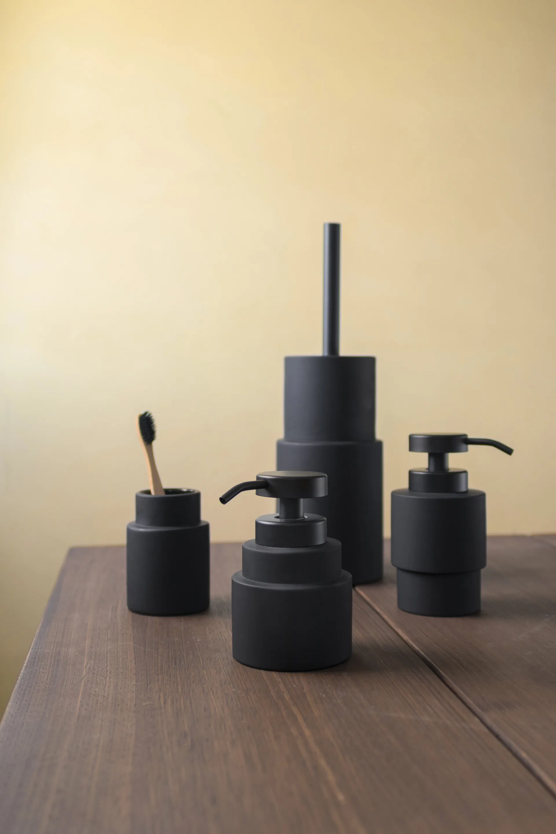 Shades soap dispenser low, Black Mette Ditmer