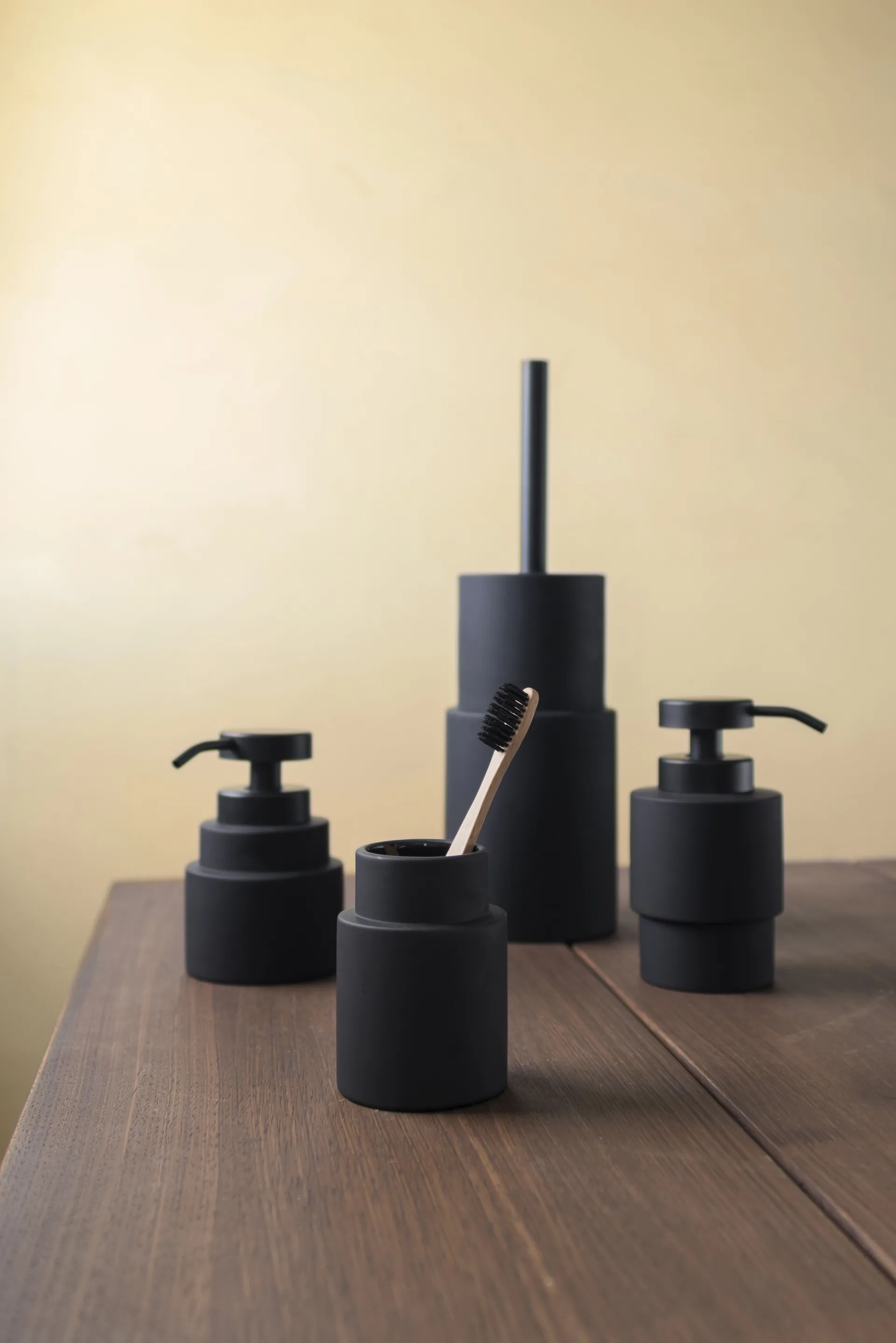 Shades toothbrush holder model B, Black Mette Ditmer