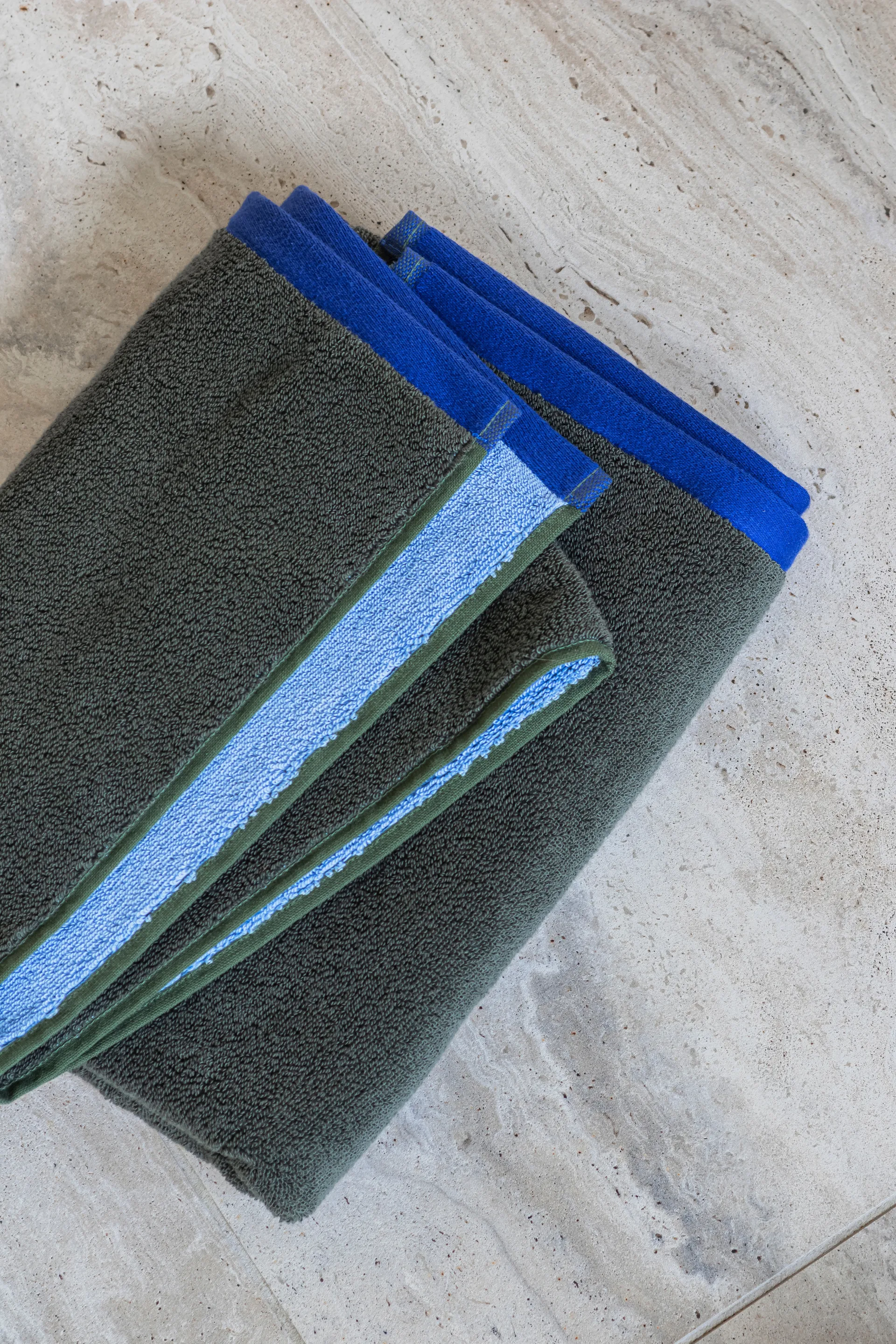 Soft bath towel 70x133 cm, Dark olive-light blue Mette Ditmer