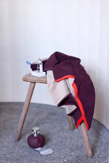 Soft bath towel 70x133 cm - Grey-Red (grå-röd), 70x133 cm - Mette Ditmer