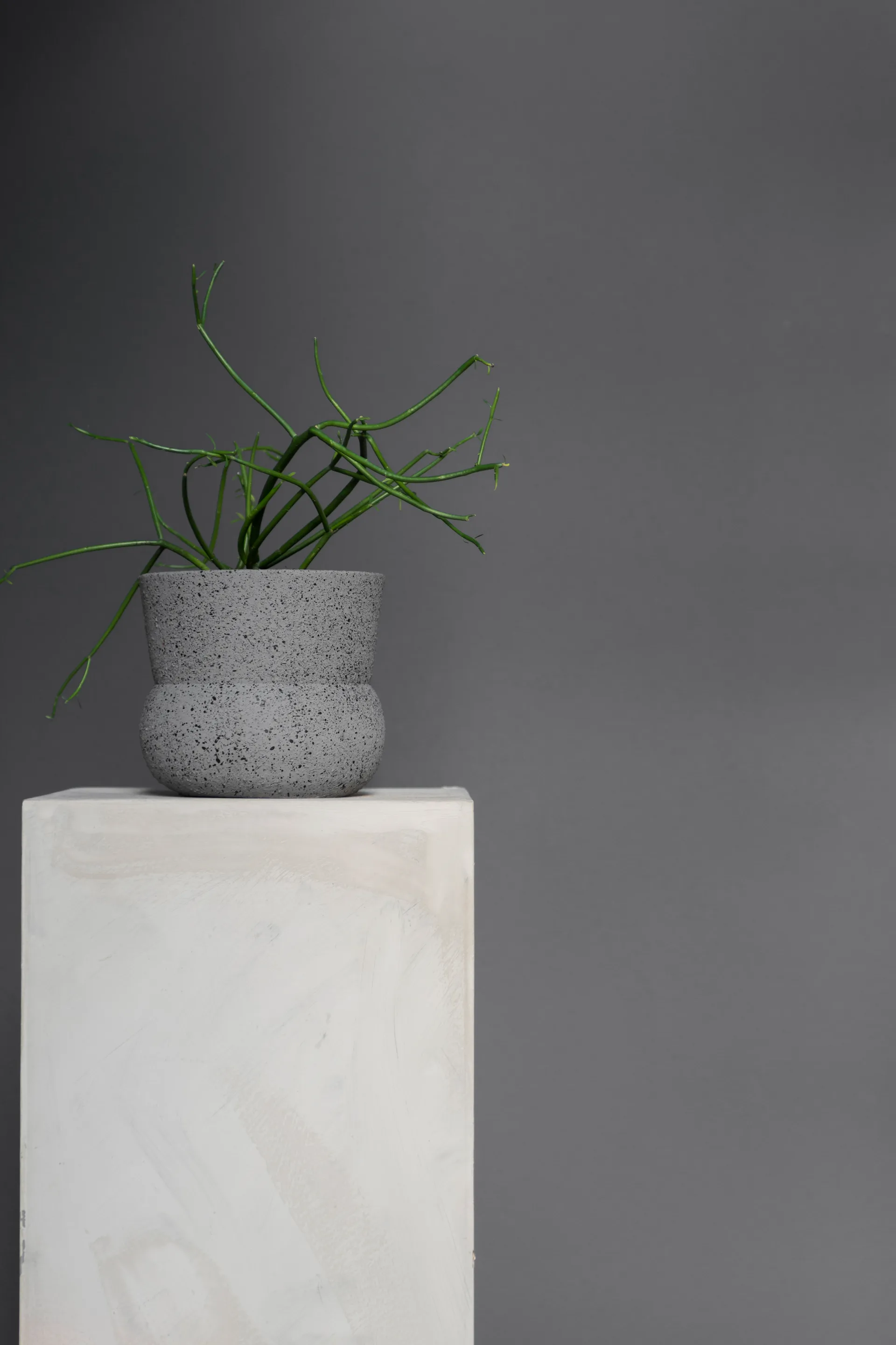 Stone flowerpot Ø17 cm, Grey Mette Ditmer