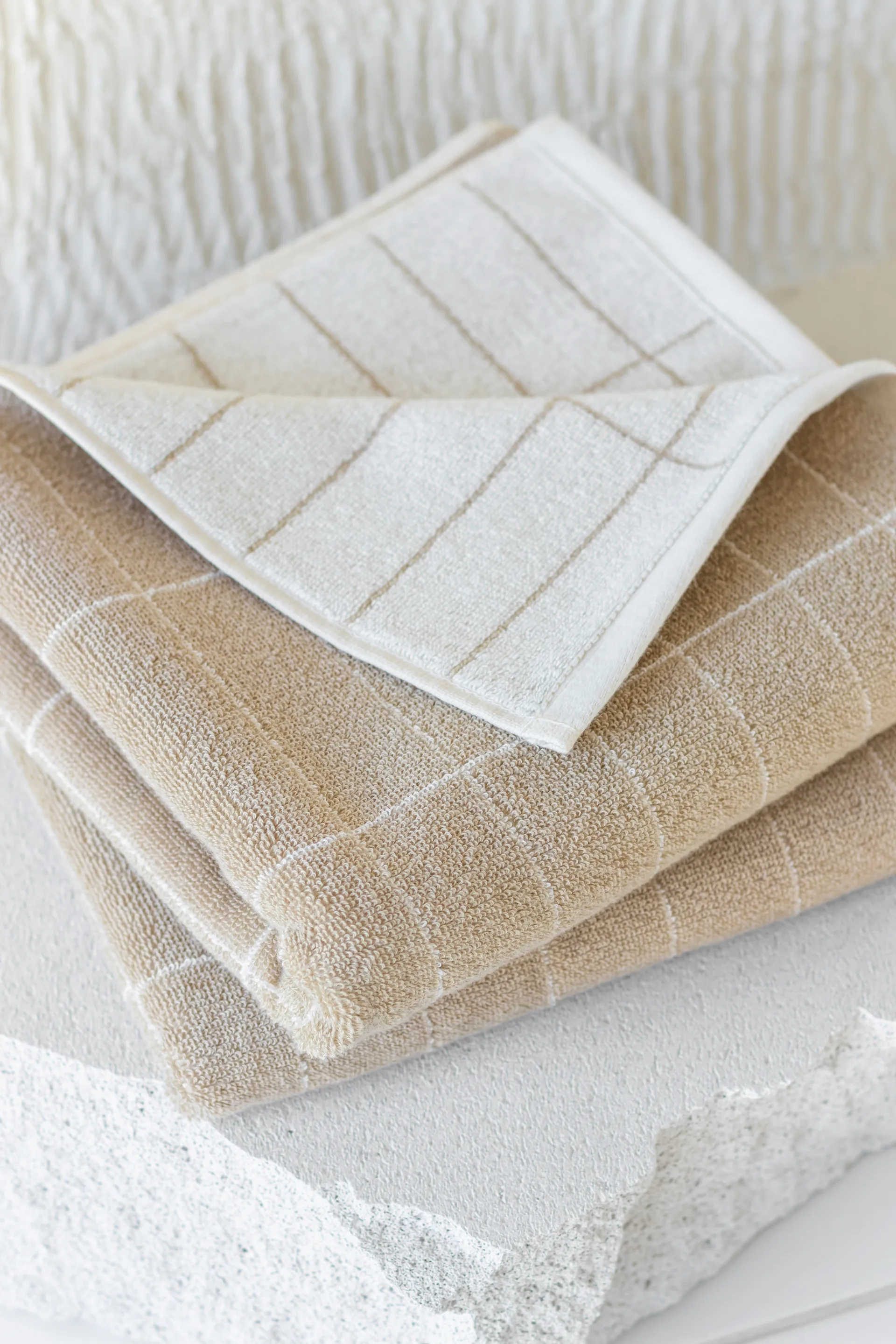 Tile Stone guest towel 38x60 cm 2 pack, Sand-off white Mette Ditmer