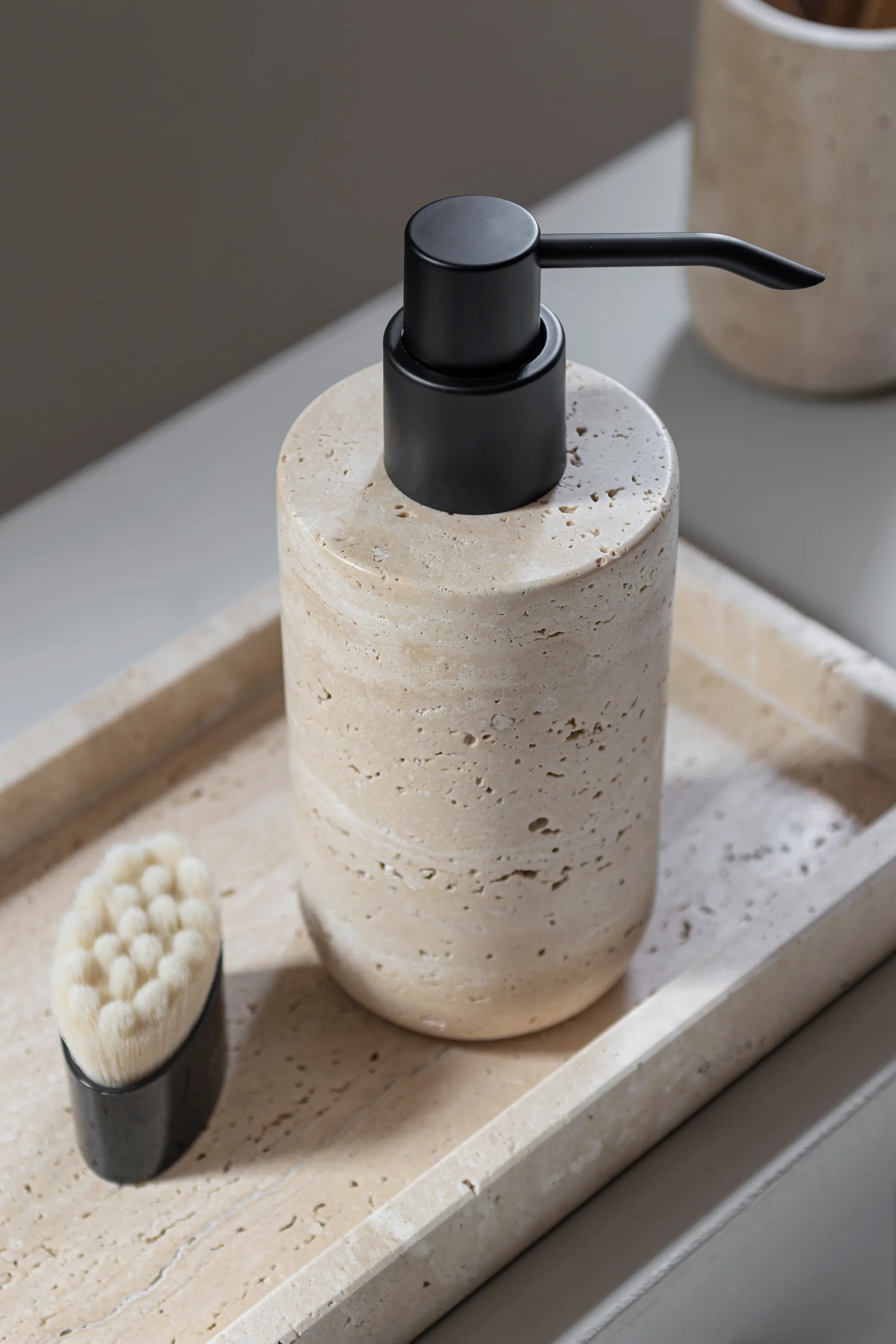 Travertine soap pump 17.5 cm, Linen Mette Ditmer