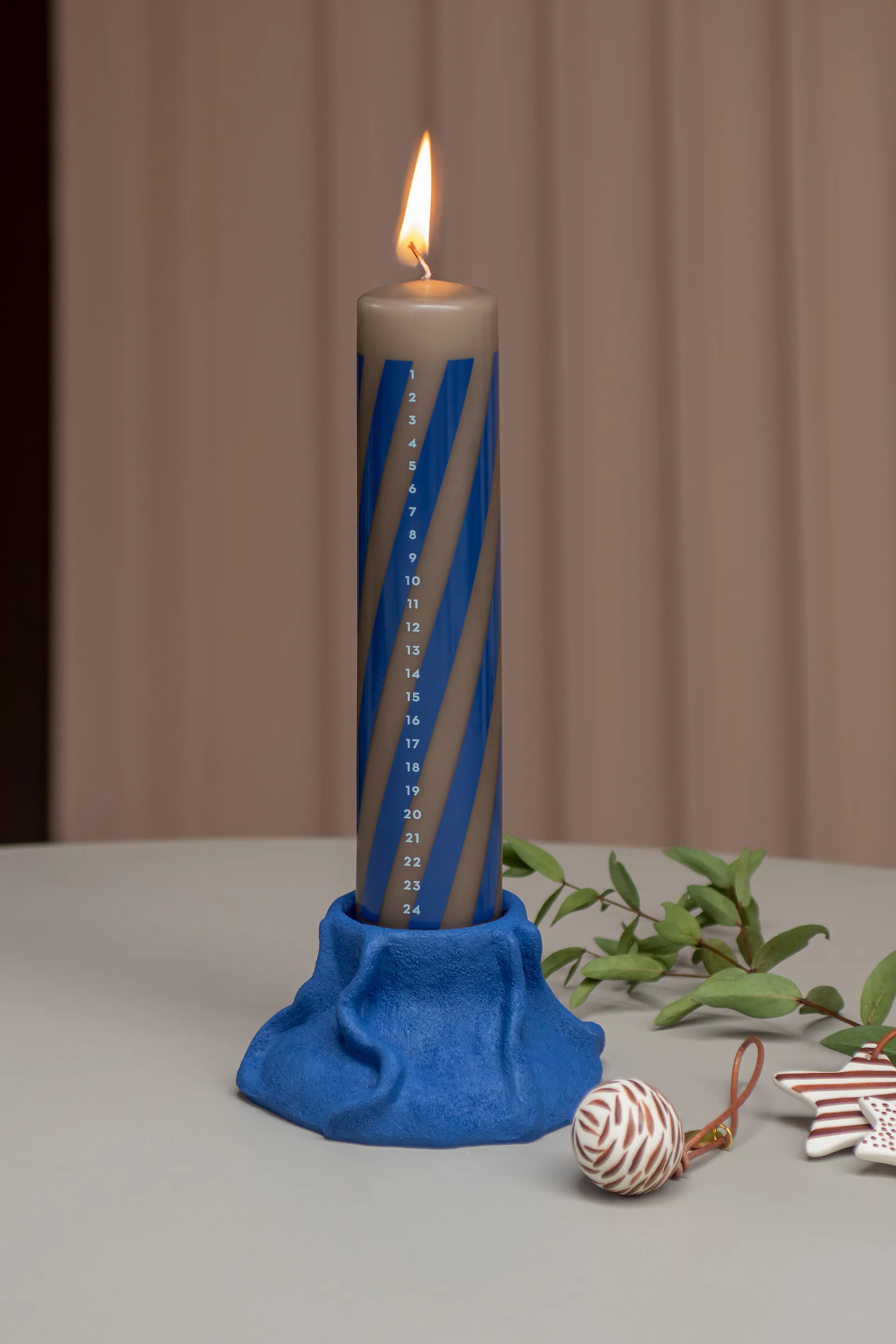 Twentyfour advent candle 25 cm, Cobalt Mette Ditmer