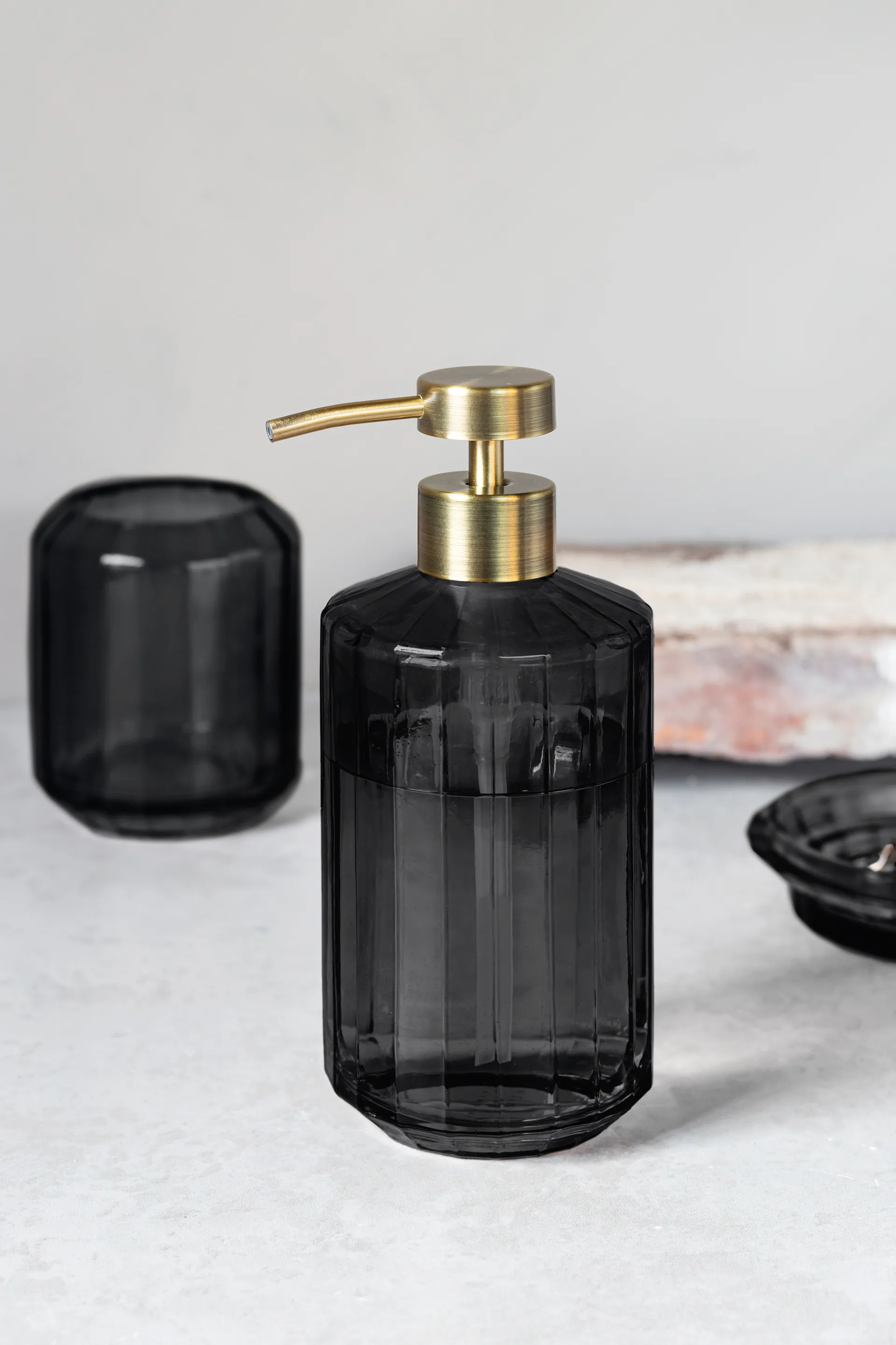 Vision soap dispenser high, Black Mette Ditmer