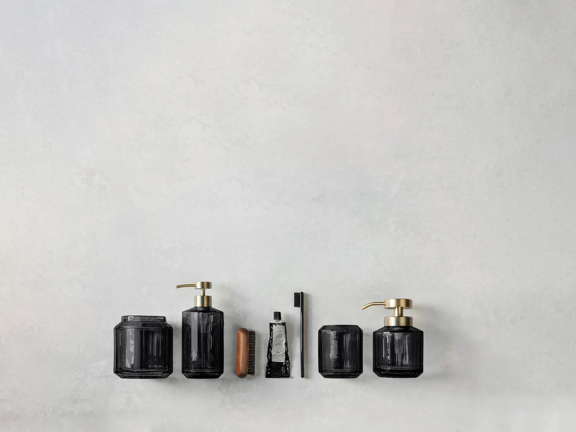 Vision toothbrush holder, Black Mette Ditmer