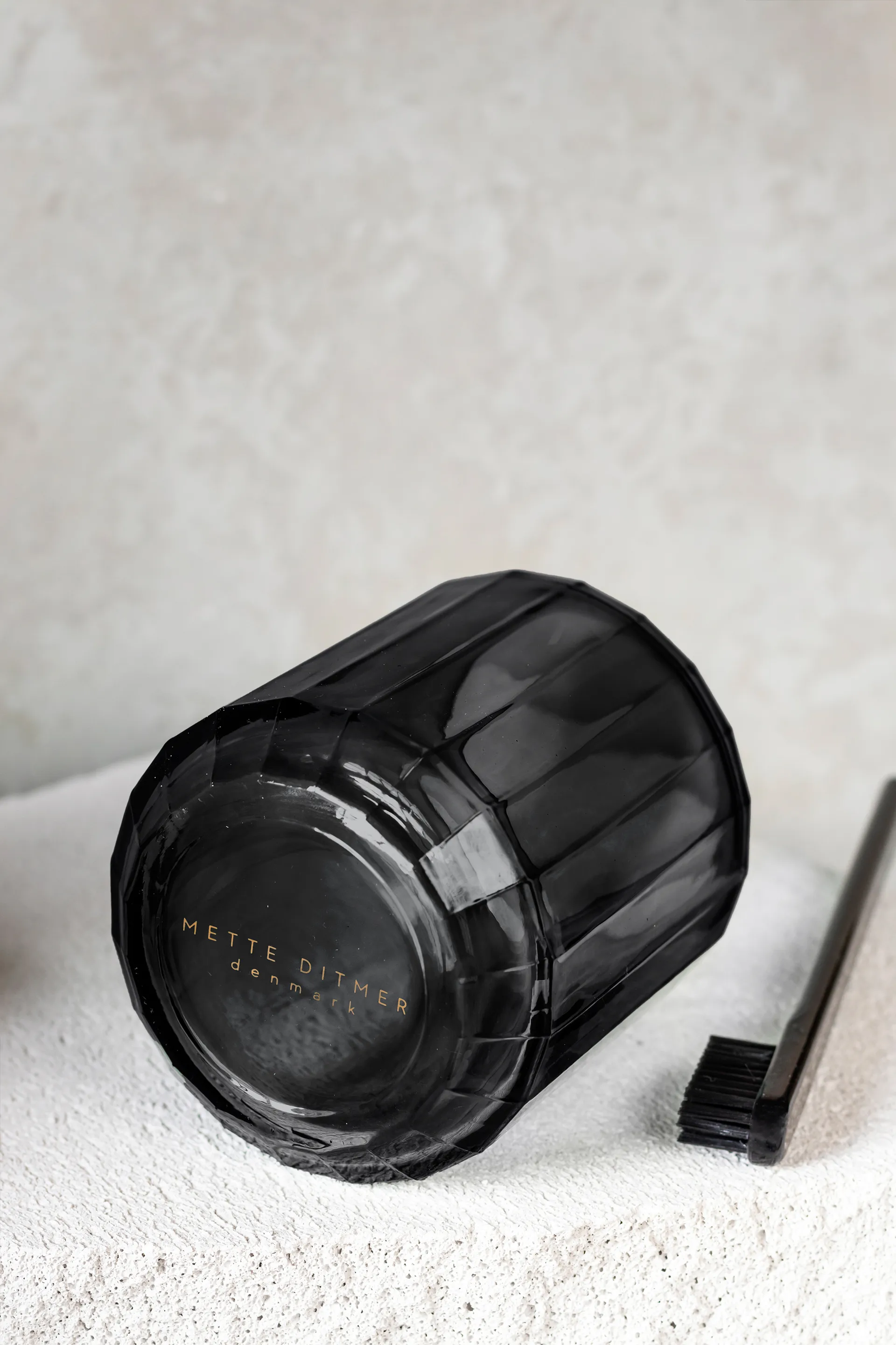 Vision toothbrush holder, Black Mette Ditmer