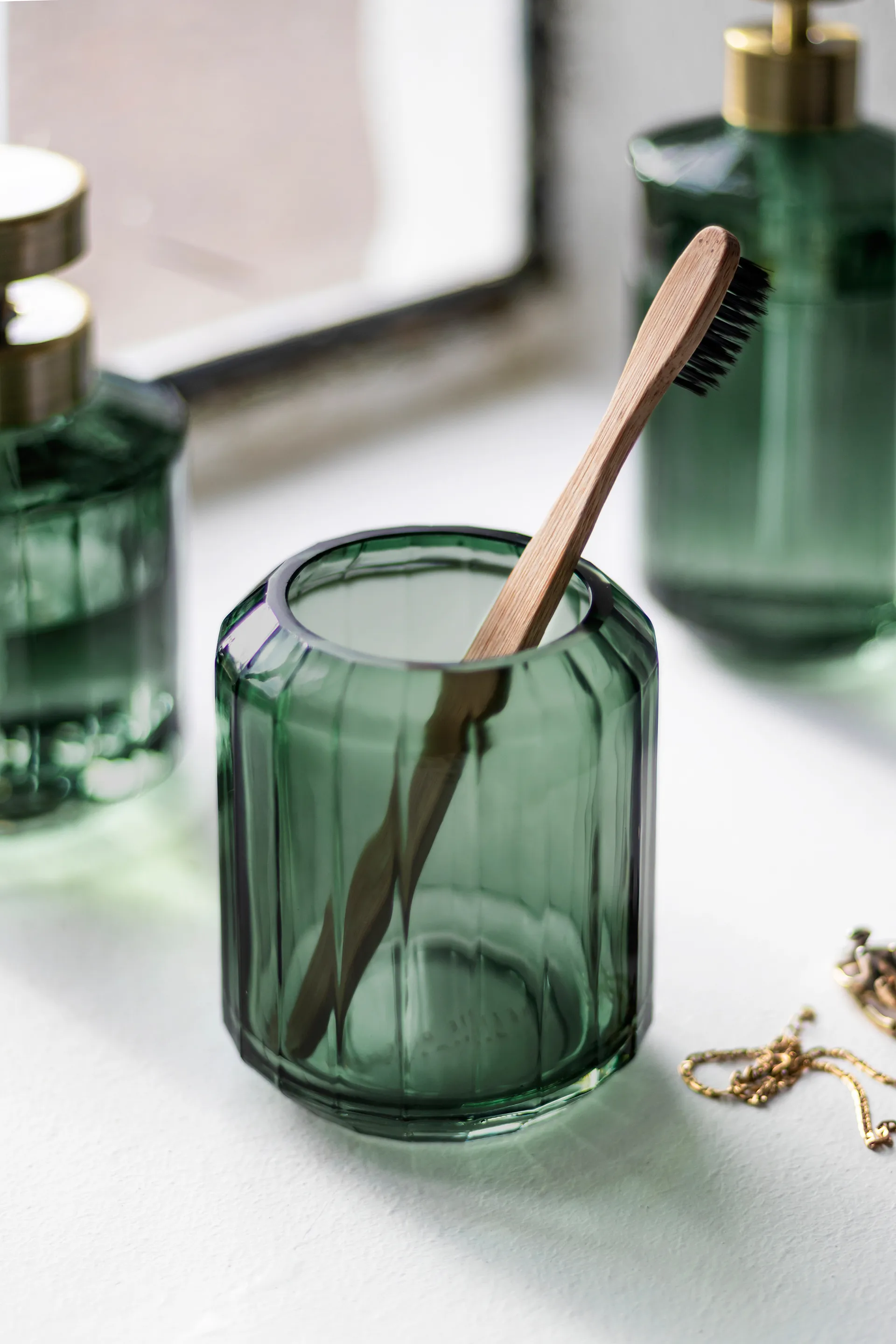 Vision toothbrush holder, Dark forest Mette Ditmer