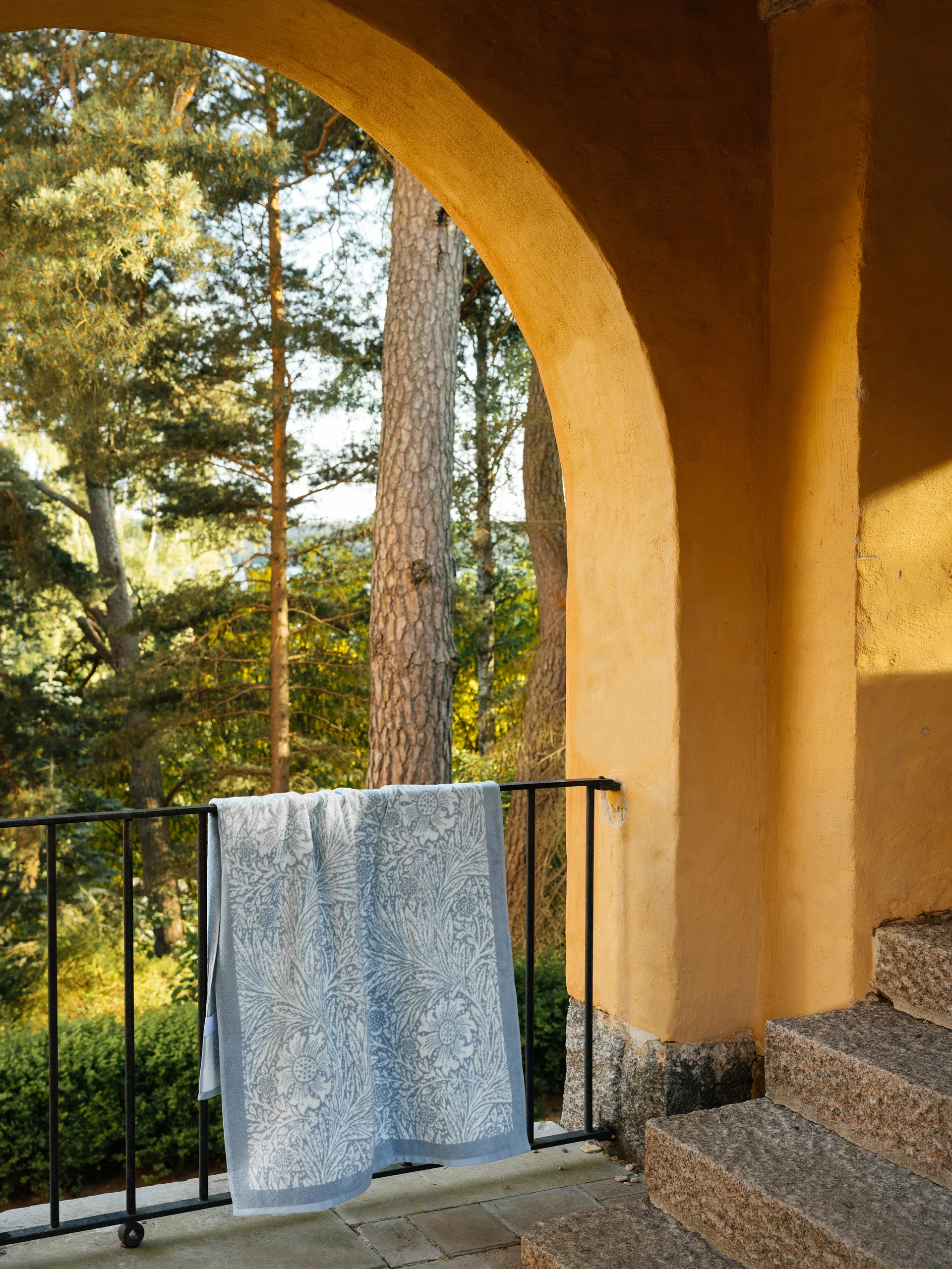 Morris & Co. Marigold Towel ECO, Blue, 86x150 cm Mille Notti