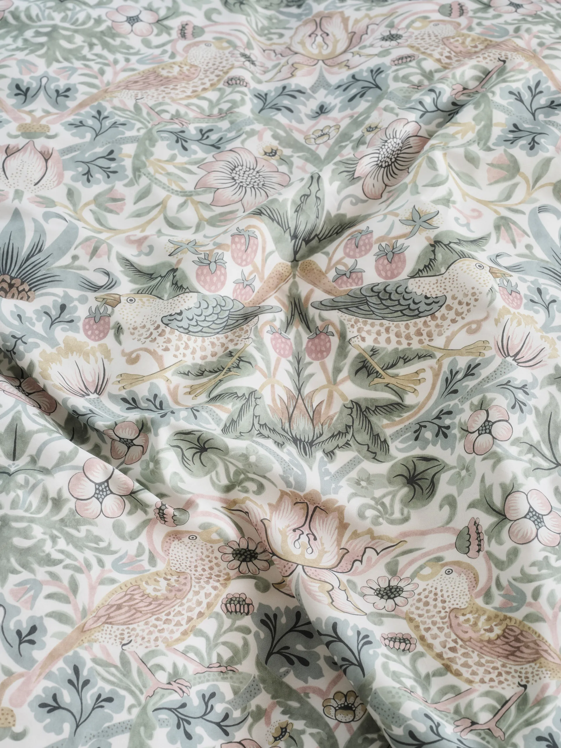 Morris & Co. Strawberry Thief Pillowcase, Green, 50x60 cm Mille Notti