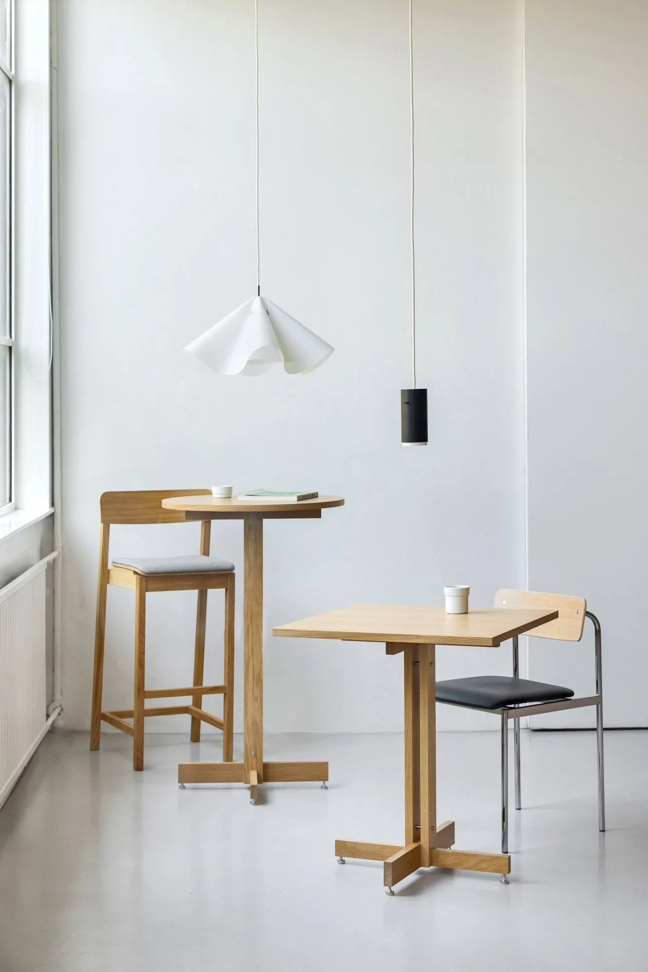 KUMU café table, Oiled oak, 60x60 cm MOEBE