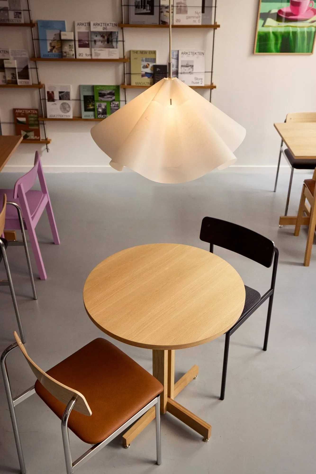 KUMU café table, Oiled oak, Ø65 cm MOEBE