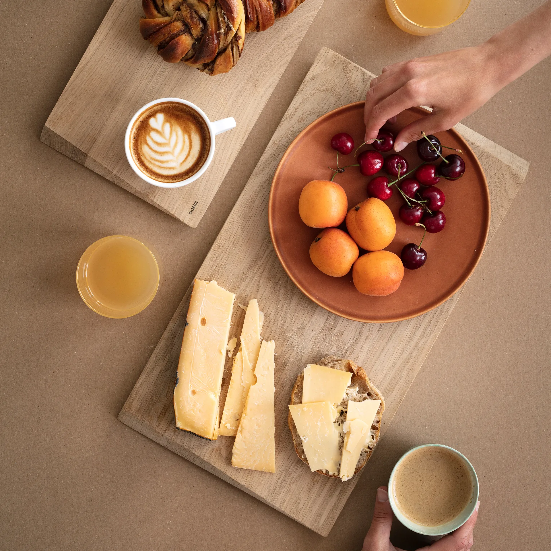 Moebe cutting board large 24.7x44 cm, beige MOEBE