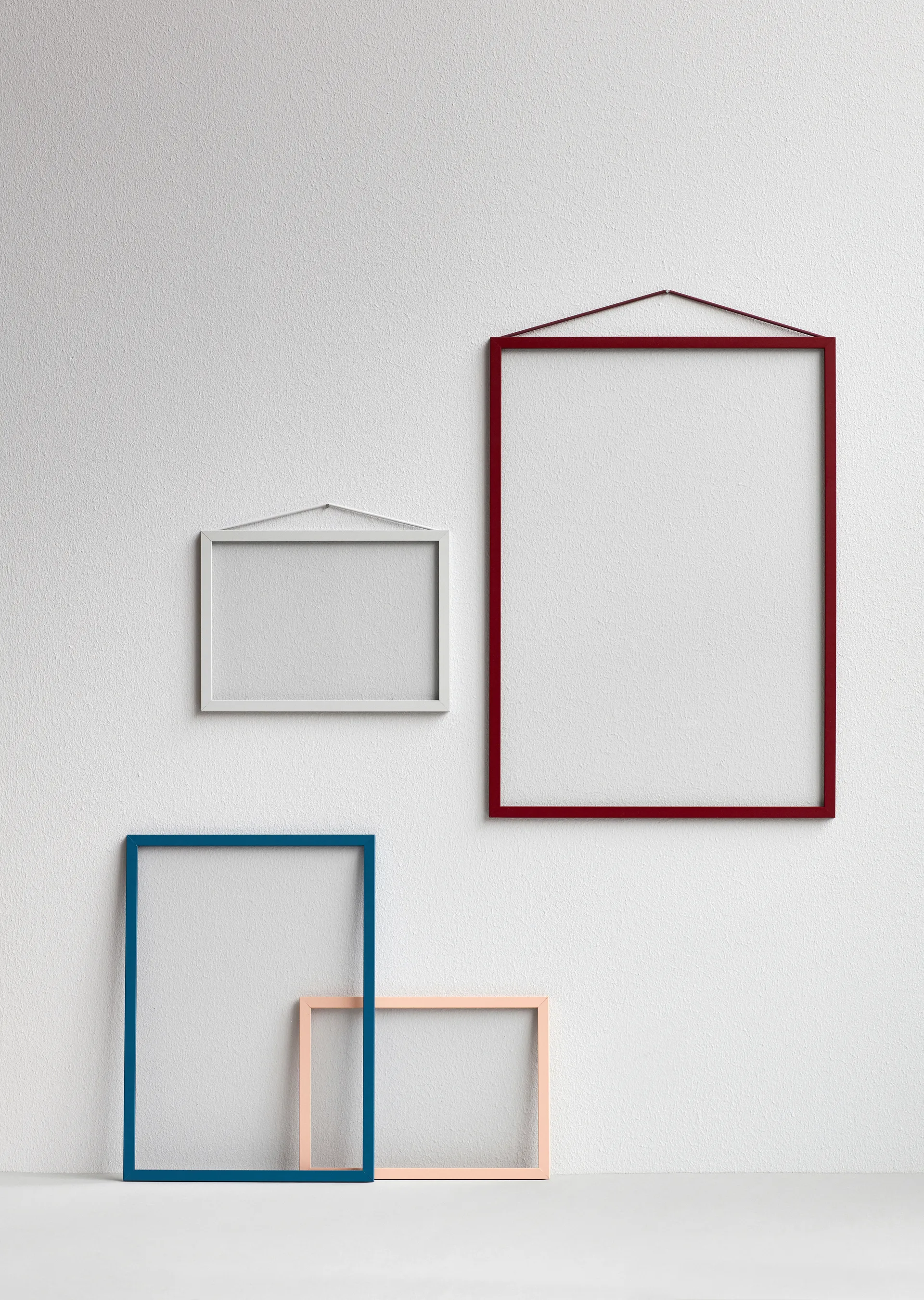 Moebe frame A3 31.3x43.6 cm, Transparent. Red MOEBE