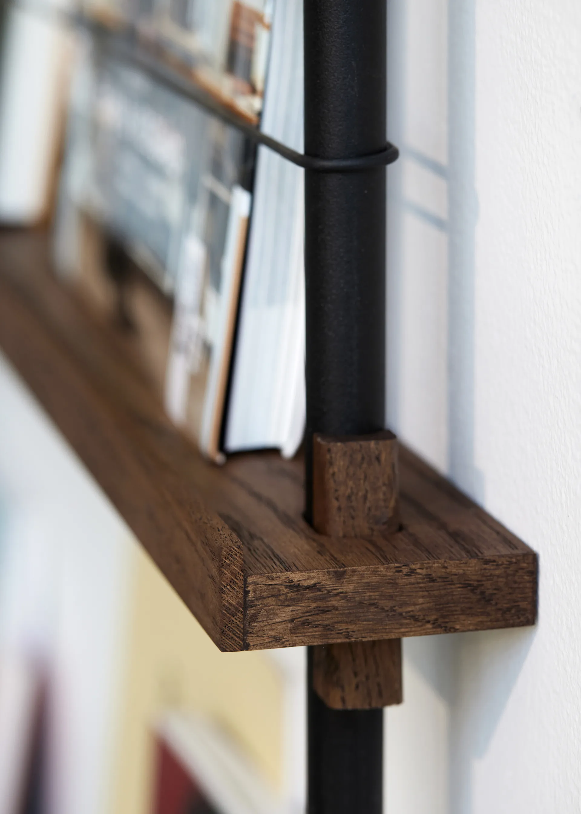 Moebe magazine rack, Smoked oak-white MOEBE