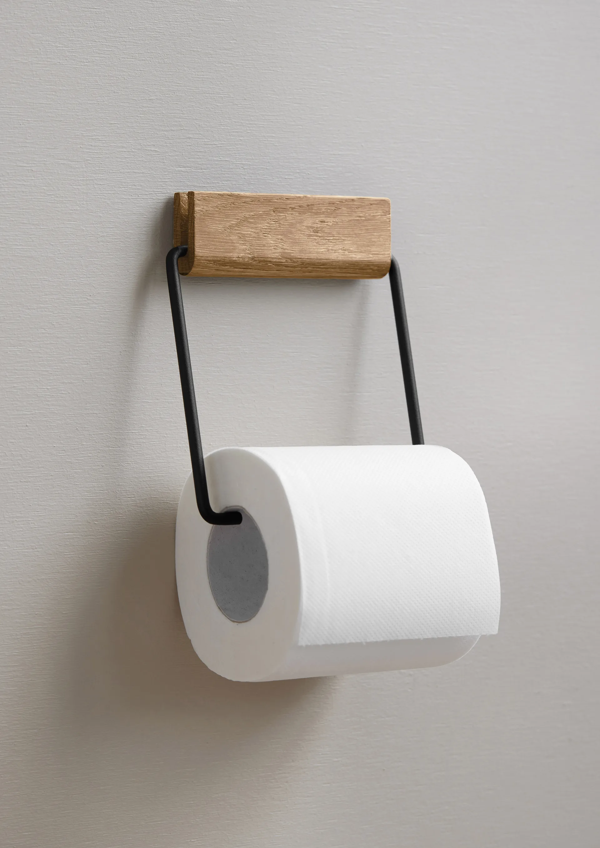 Moebe toilet paper holder, Oak-black MOEBE