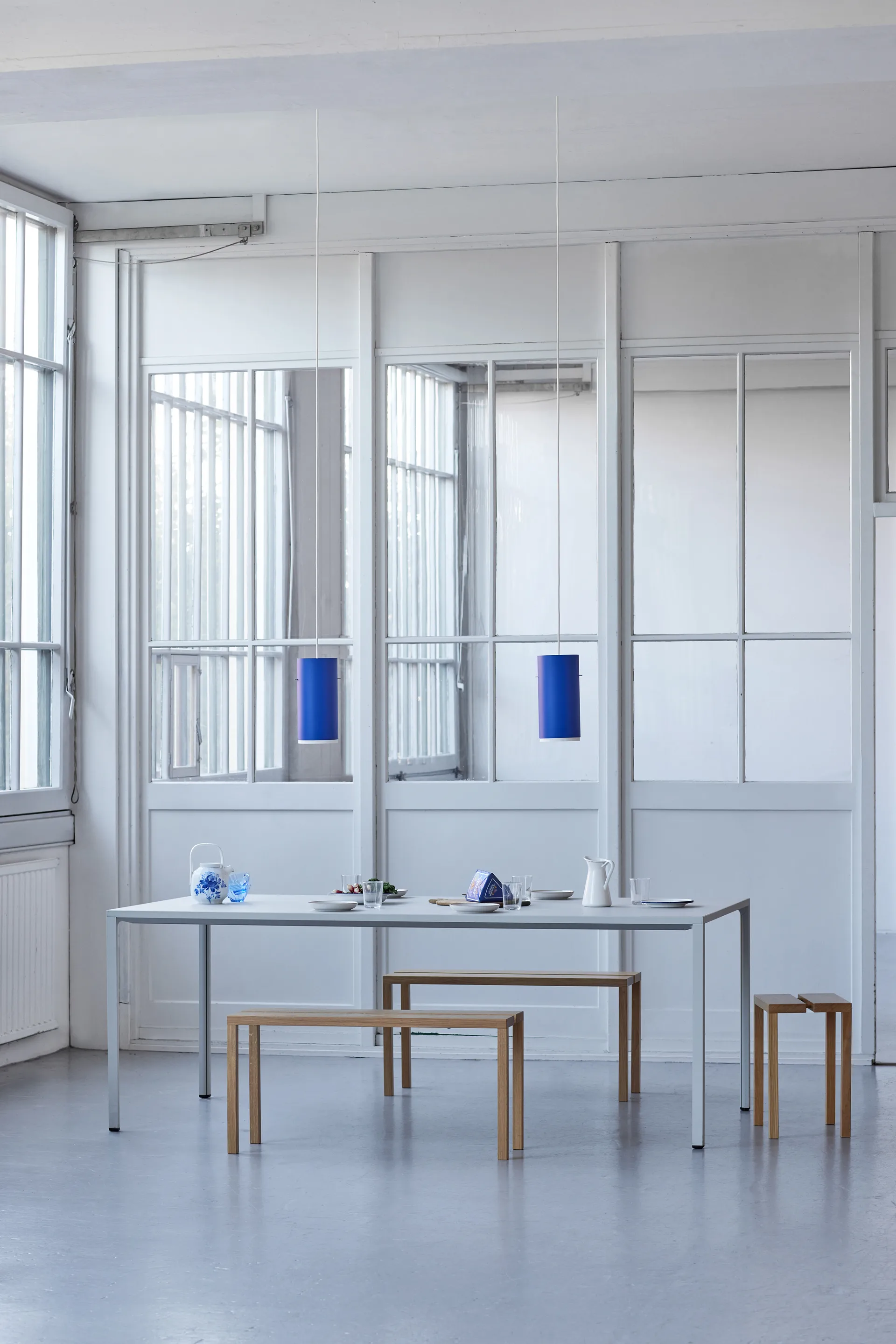 Moebe Tube pendant lamp large Ø14 cm, Deep blue MOEBE