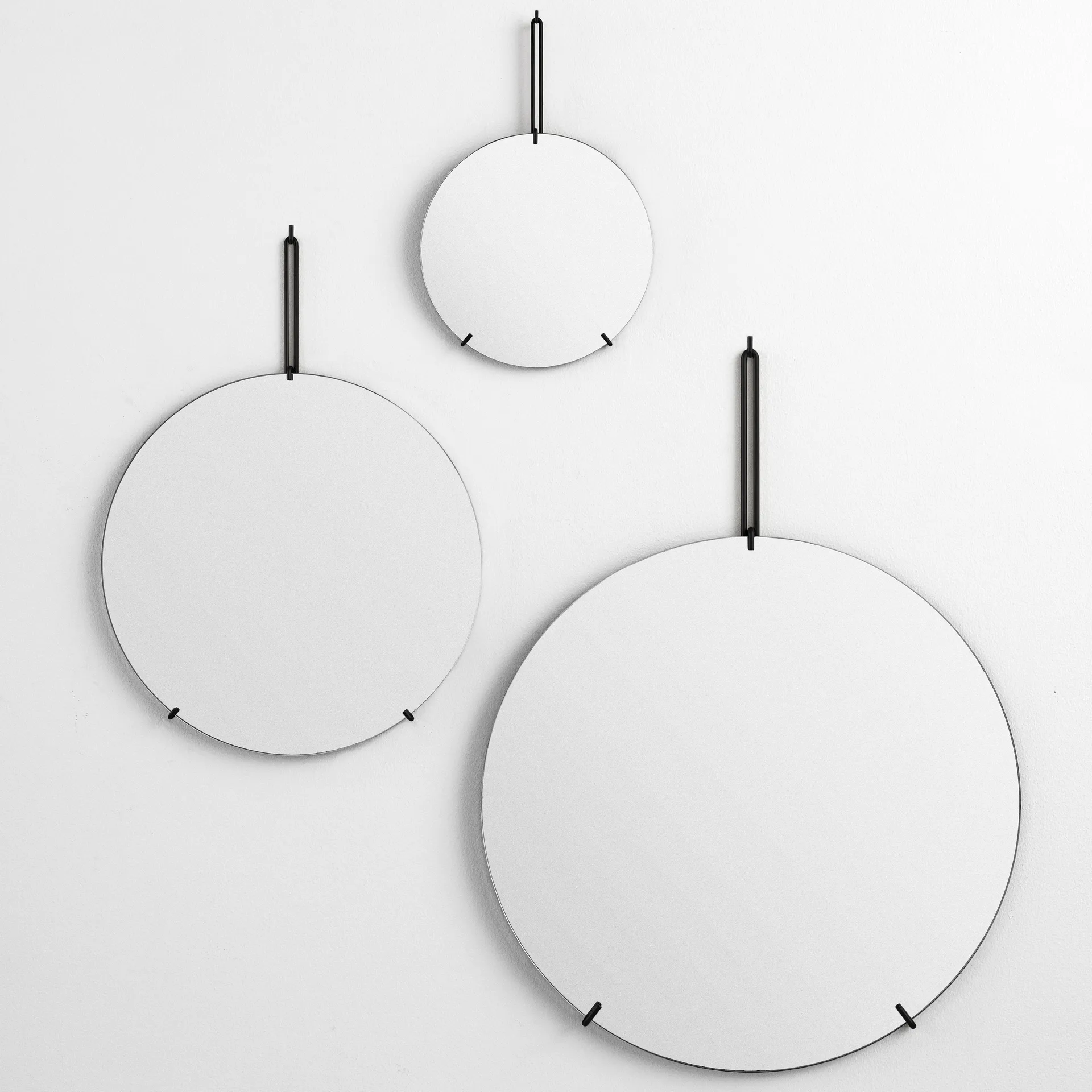 Moebe Wall mirror Ø 30 cm, Black MOEBE