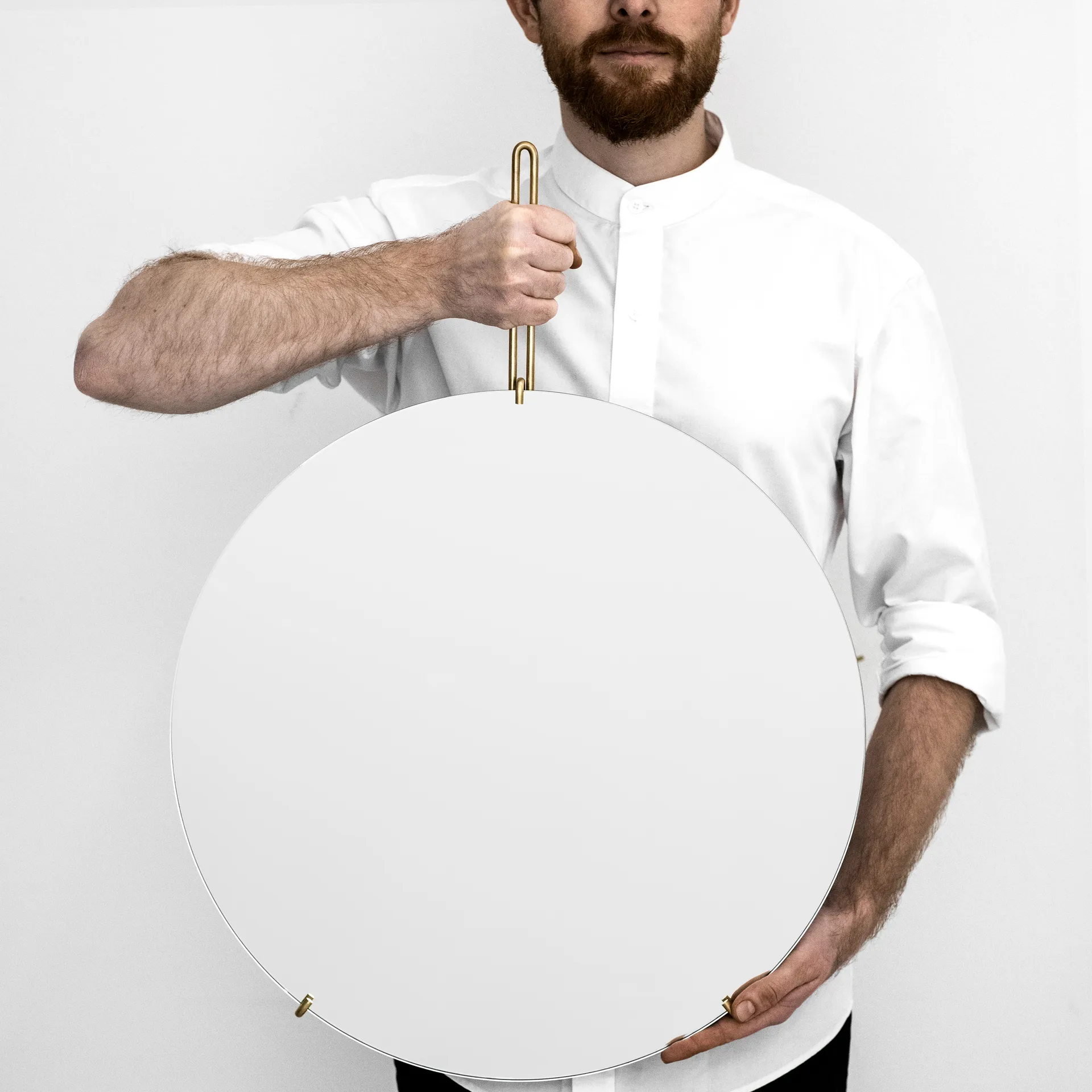 Moebe Wall mirror Ø 50 cm, brass MOEBE