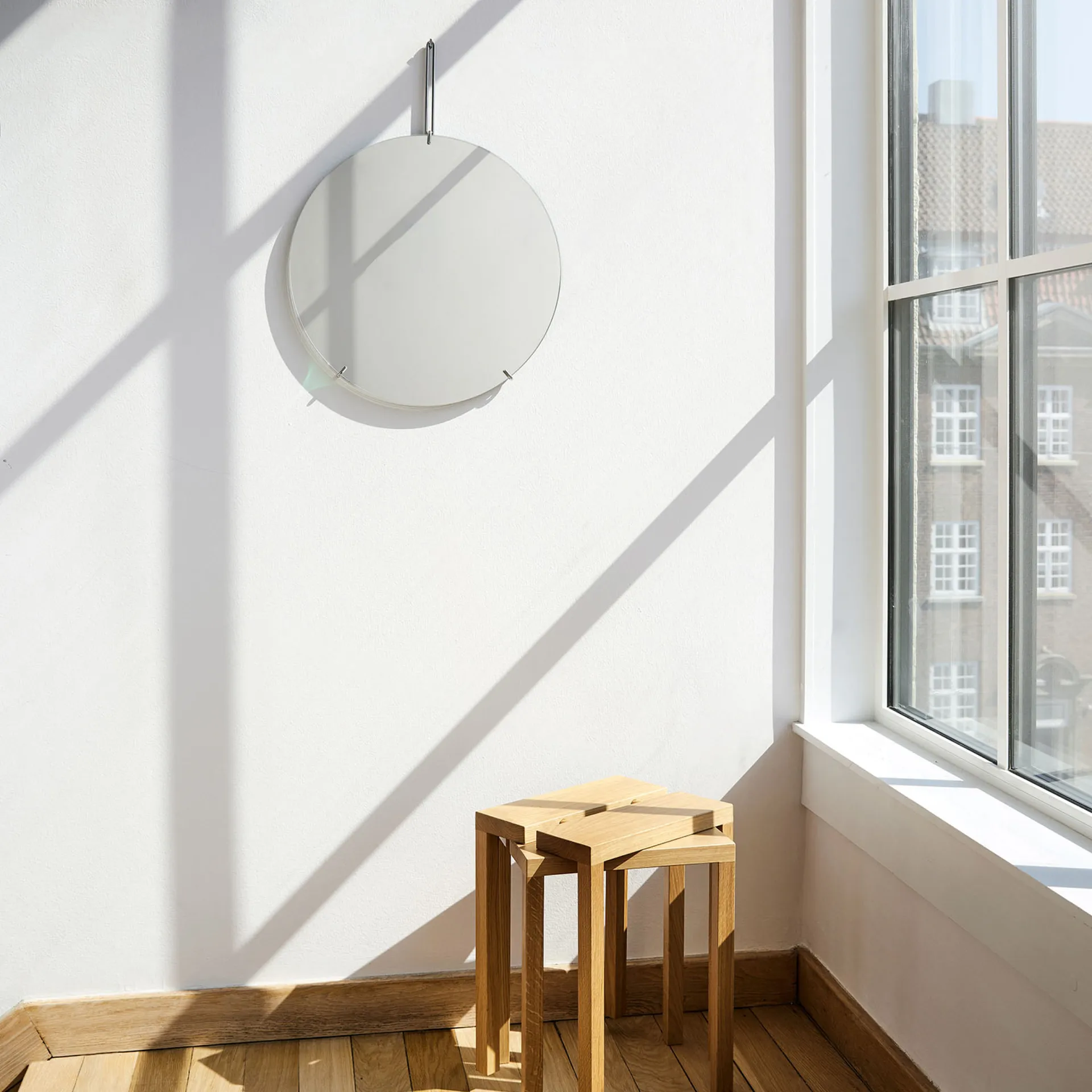 Moebe wall mirror Ø50 cm, Stainless steel MOEBE