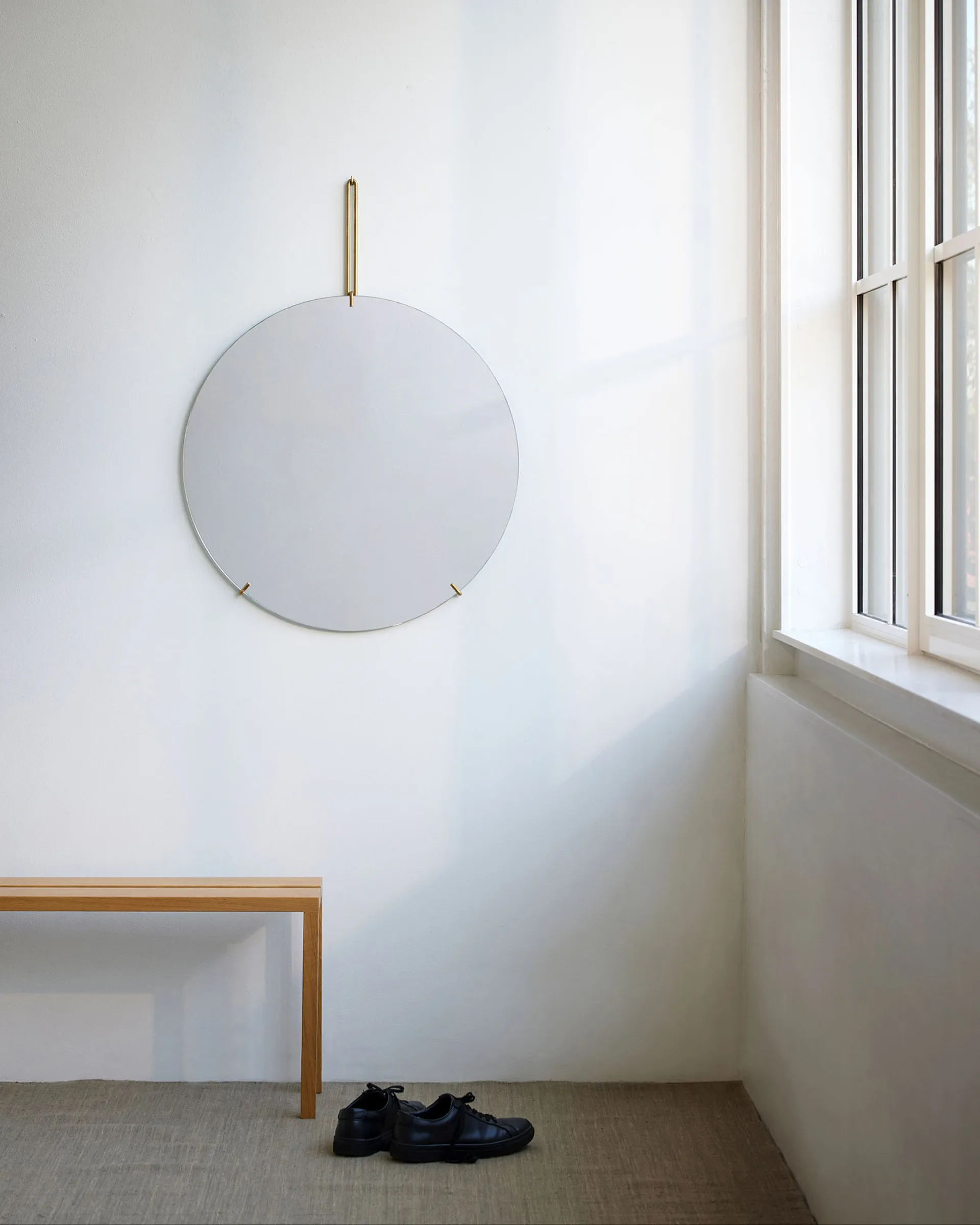 Moebe wall mirror Ø70 cm, Stainless steel MOEBE