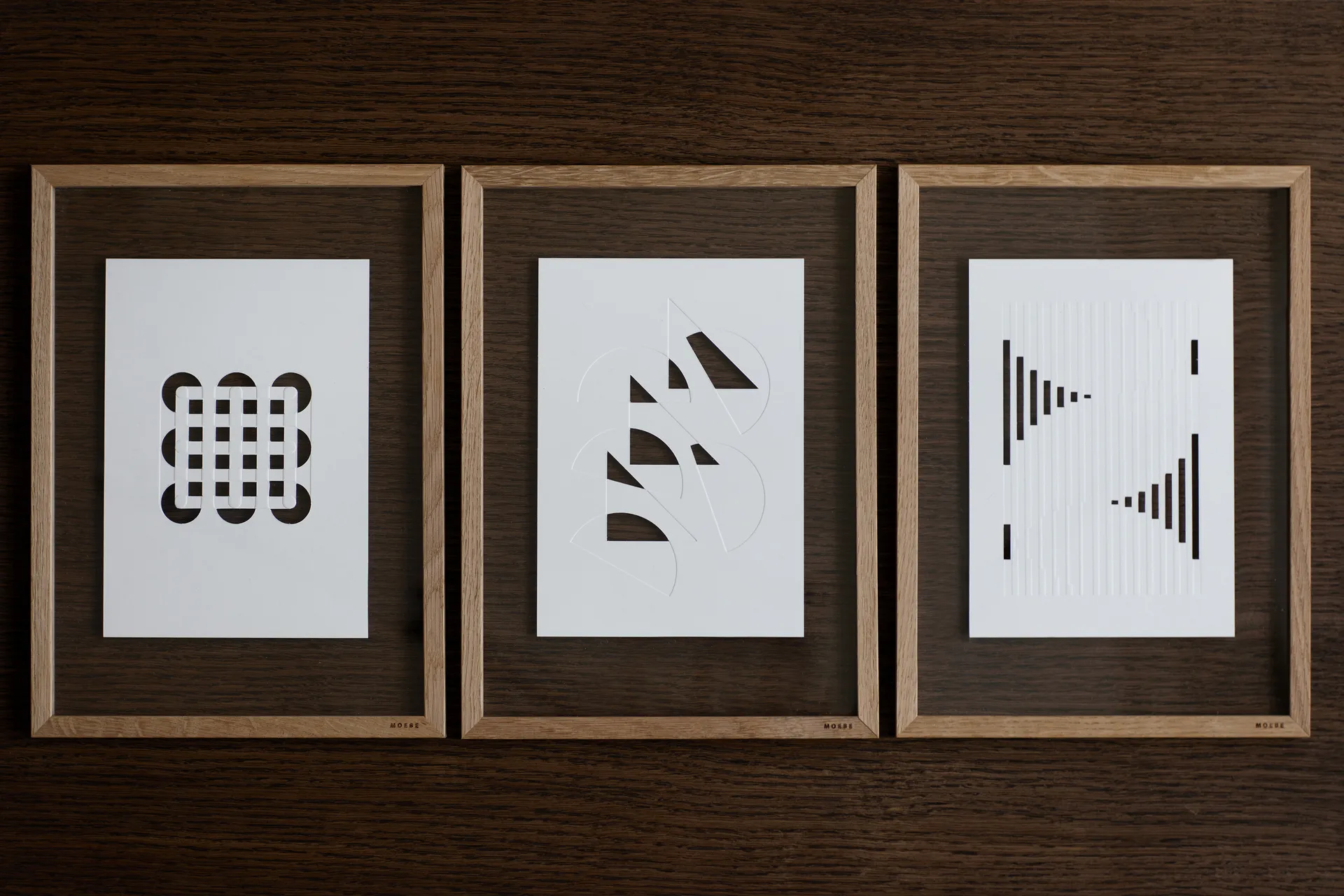 Relief artwork half moons & triangles 14.8x21 cm, Off White MOEBE