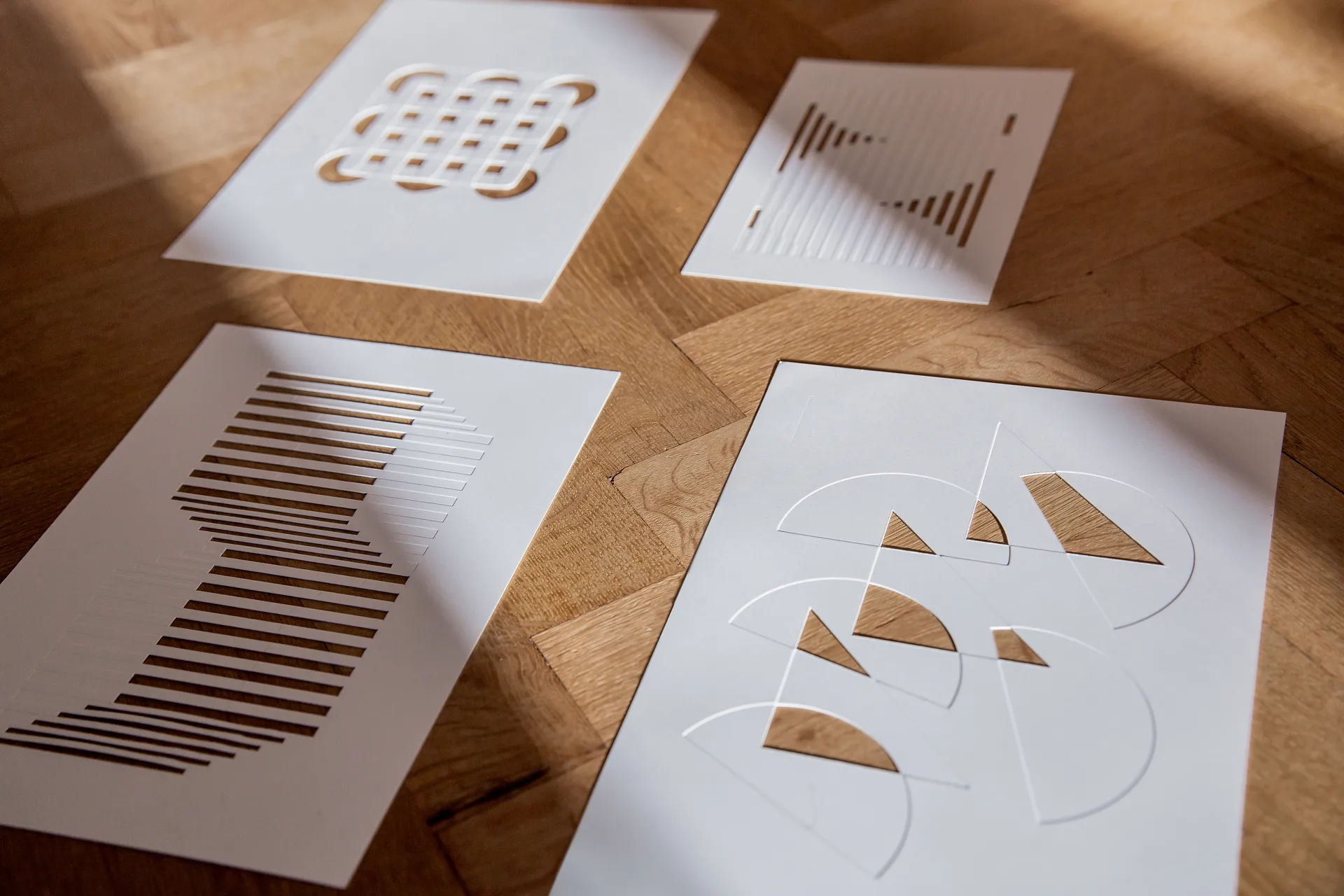 Relief artwork shifted lines 21x29.7 cm, Off White MOEBE