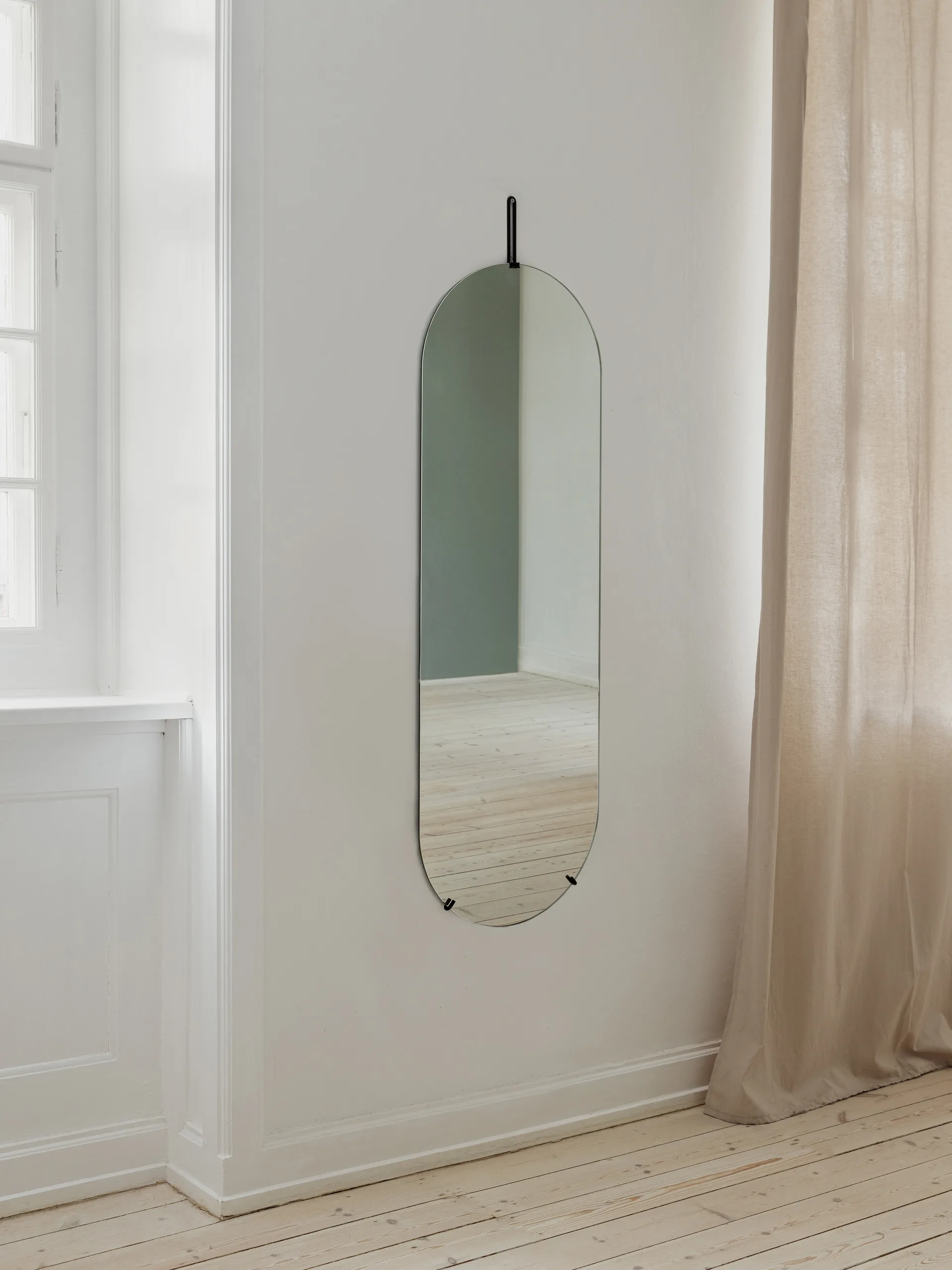 Wall mirror 40.4x146.9 cm, Black MOEBE