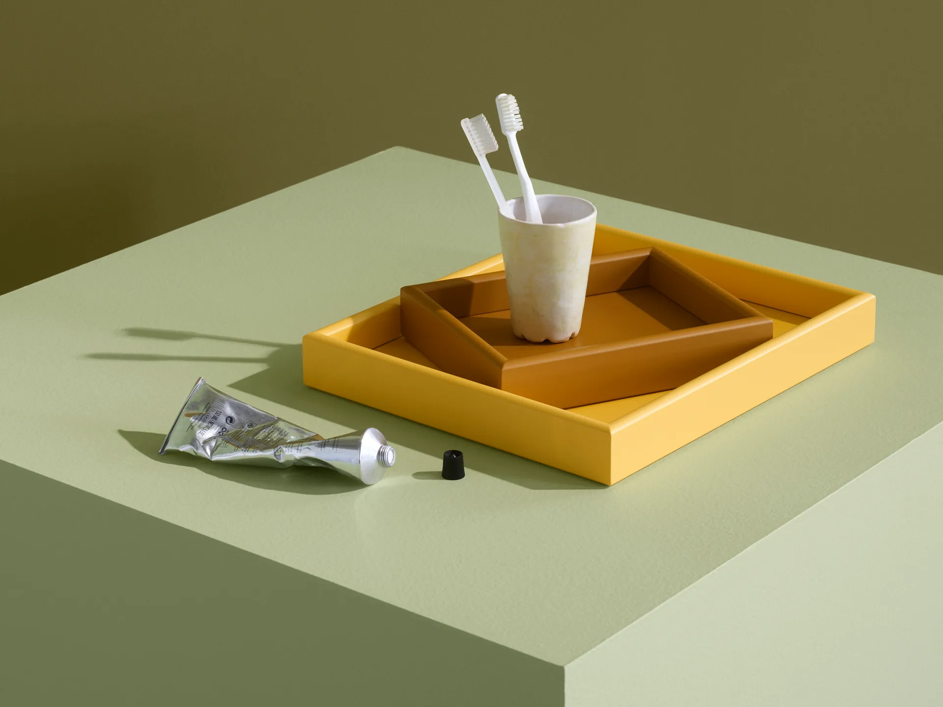 Arrange tray medium 27.3x32.6 cm, Acacia Montana