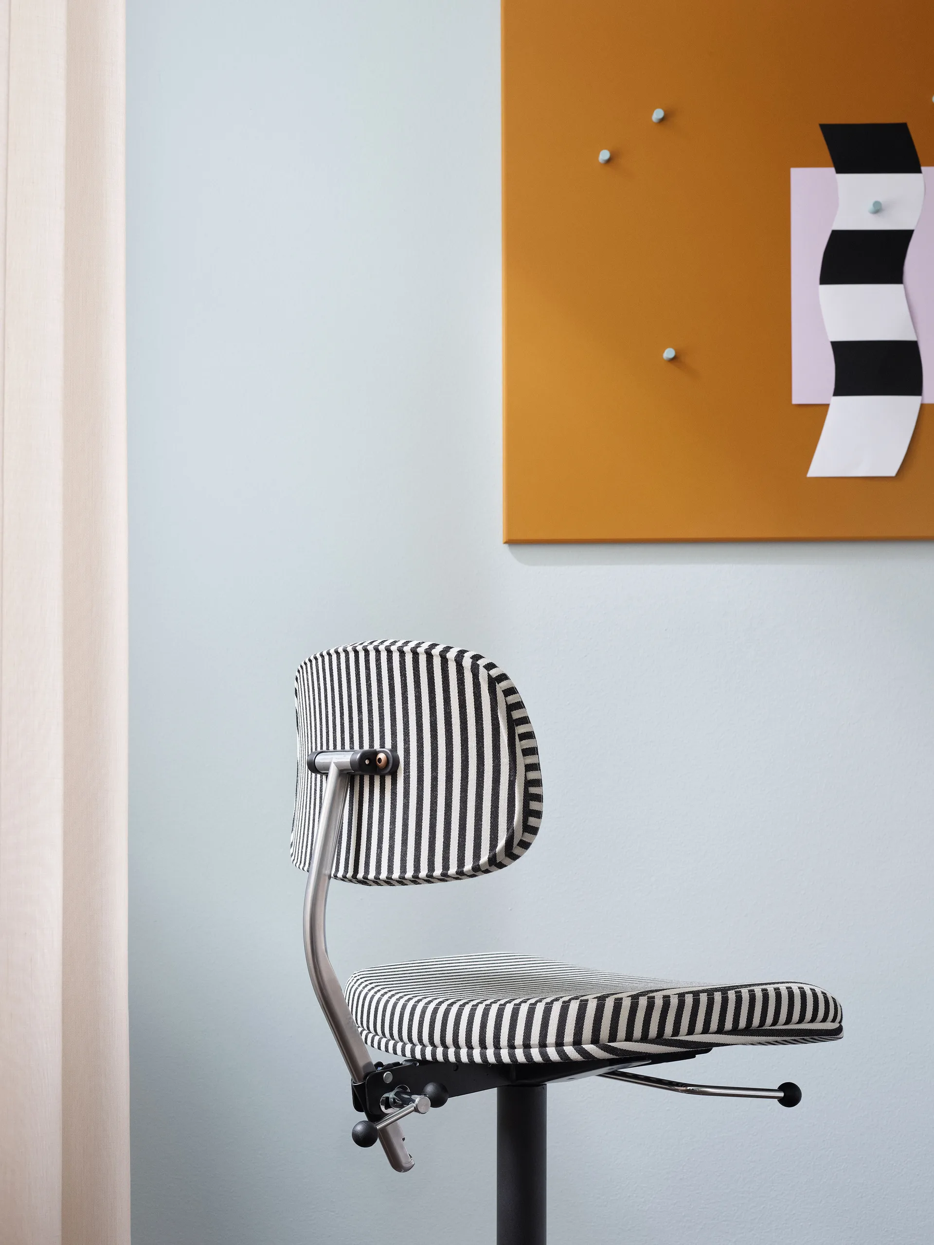 Kevi 2534U Office chair, Stripe-aluminum Montana