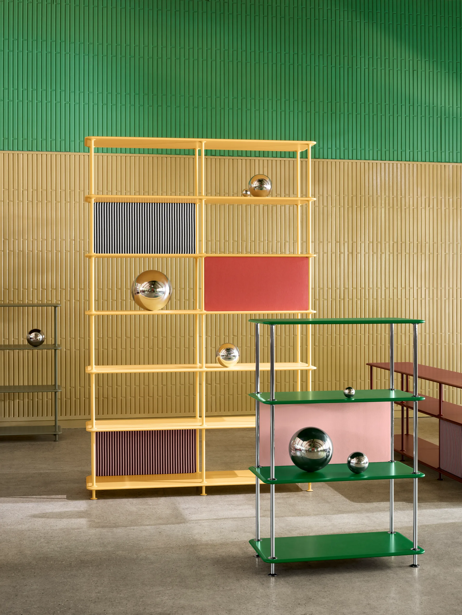 Montana Free 30000 shelf, 152 Parsley structured-chrome Montana