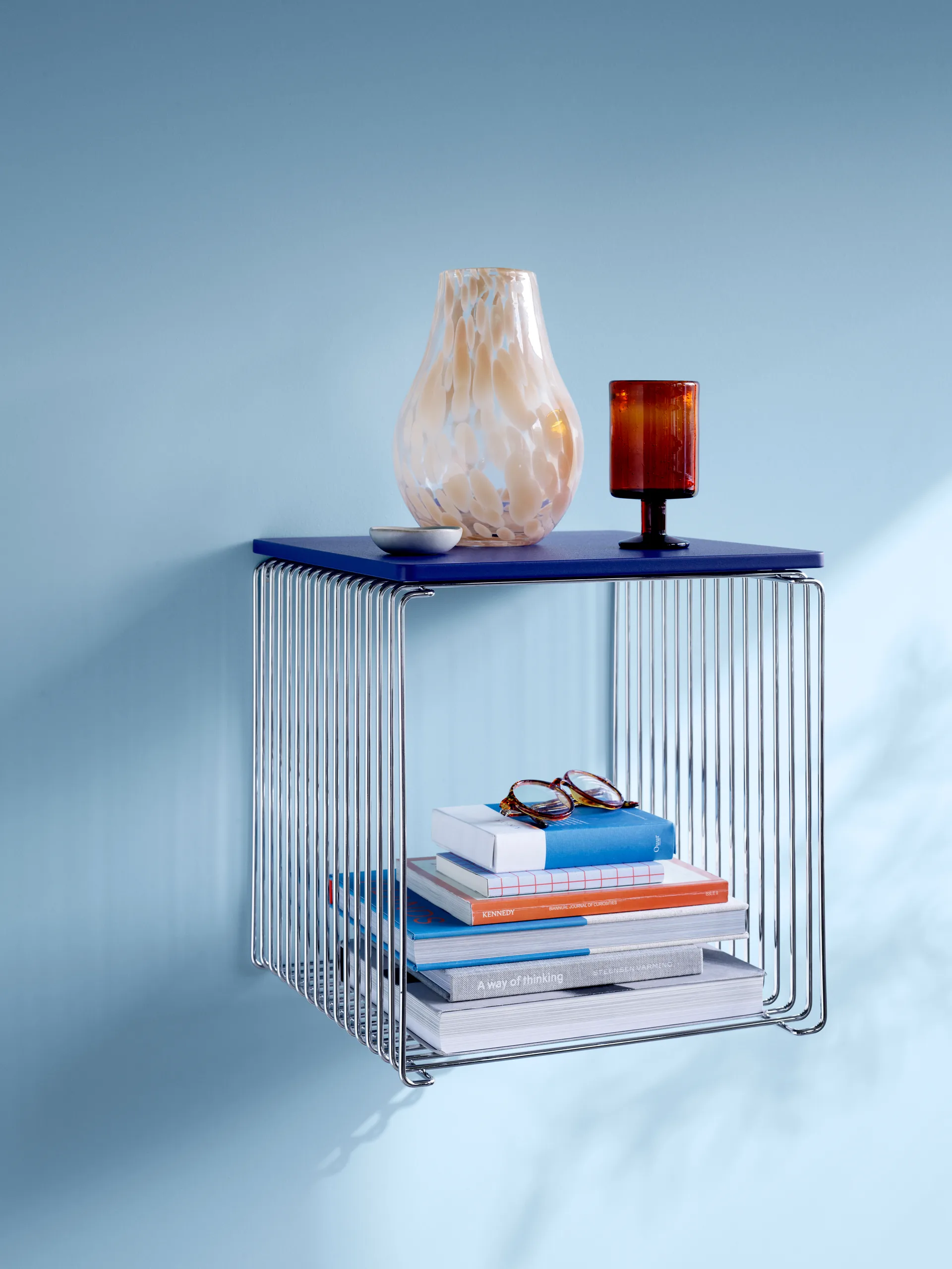 Panton Wire shelf 33x34.8 cm, Monarch Montana