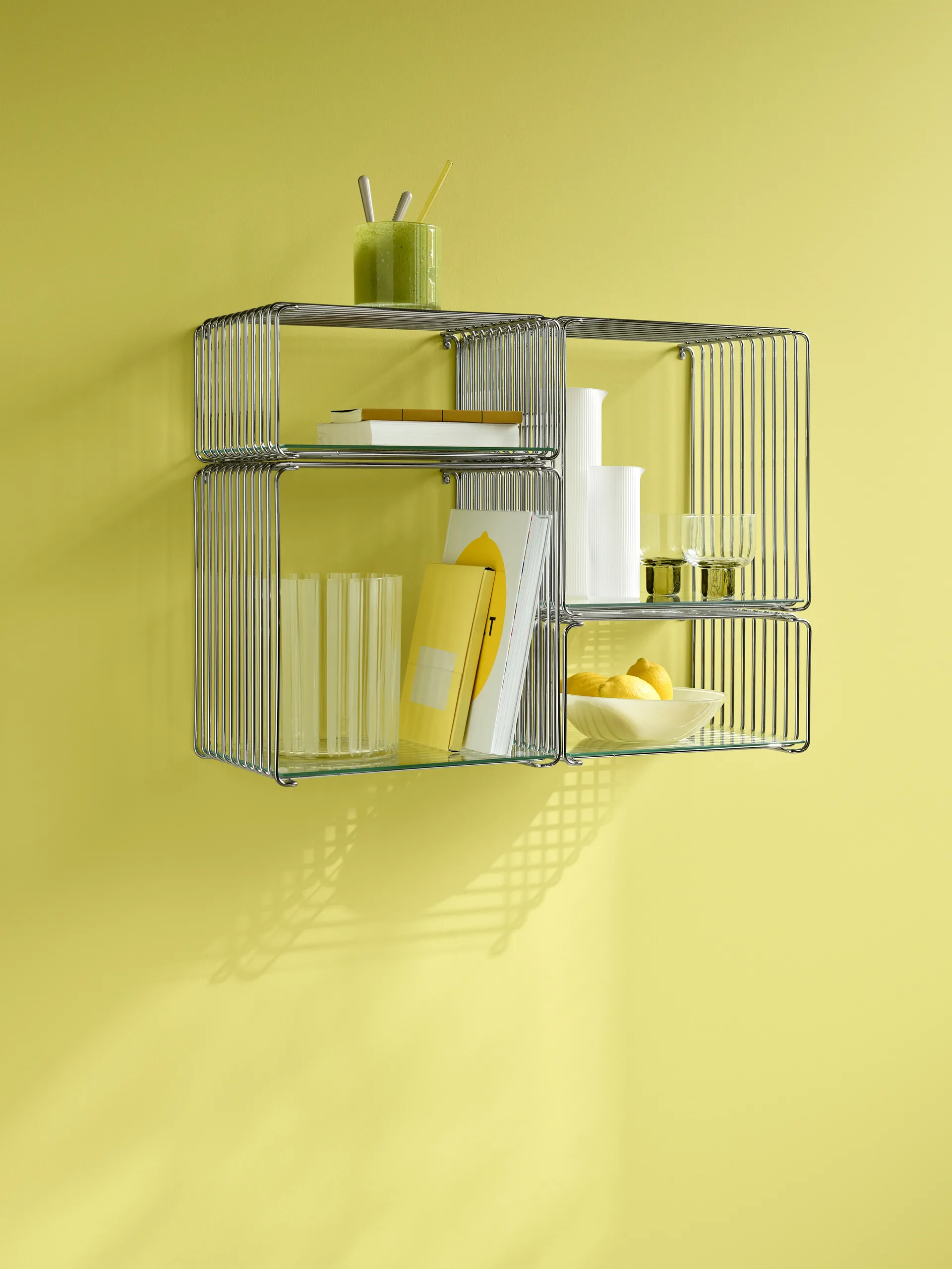 Panton Wire Single shelf 34,8x34,8x25,7 cm, Chrome Montana