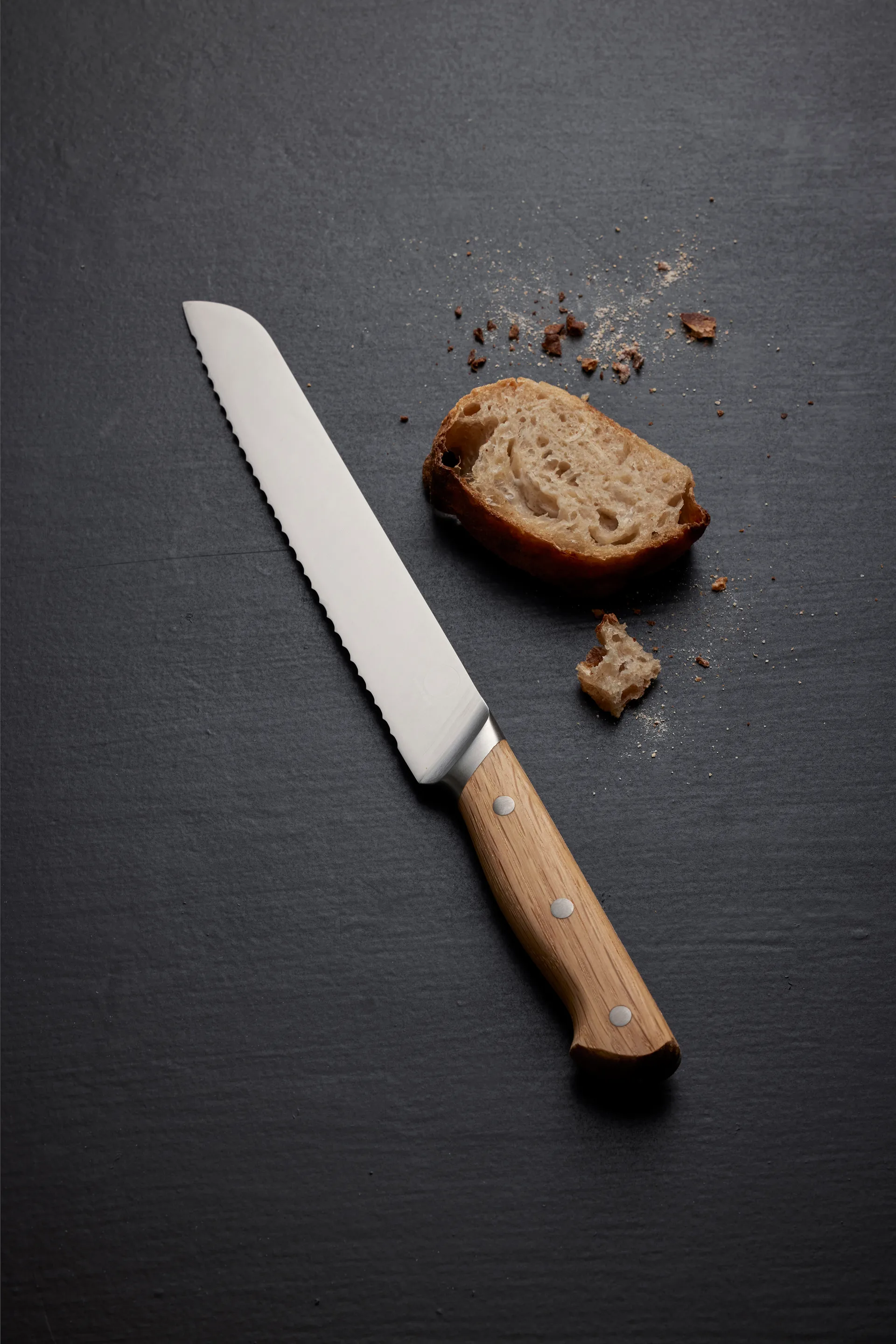 Foresta bread knife 32.5 cm, Stainless steel-oak Morsø
