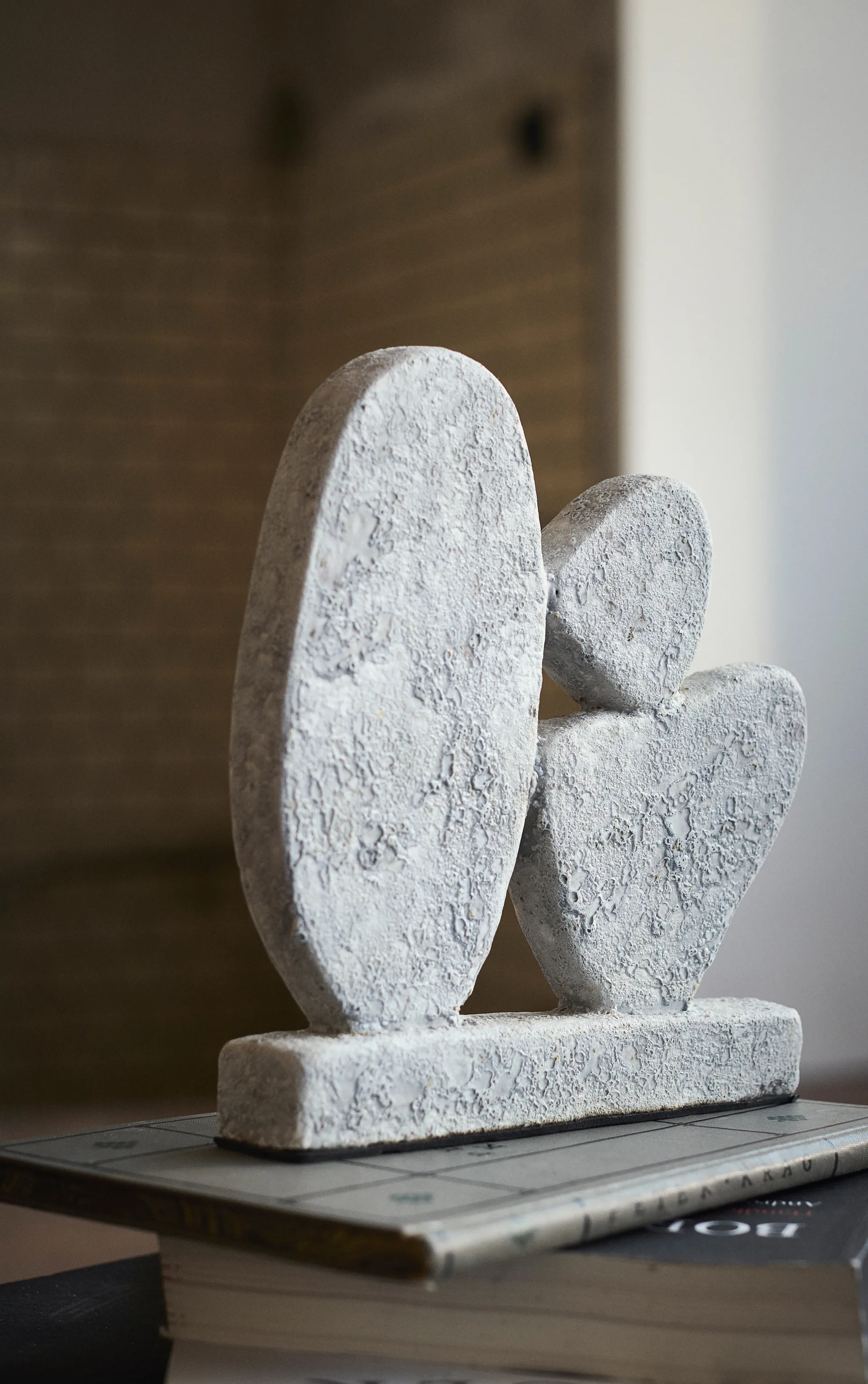 Luna sculpture, Grey, 12x3x21.5 cm MUUBS