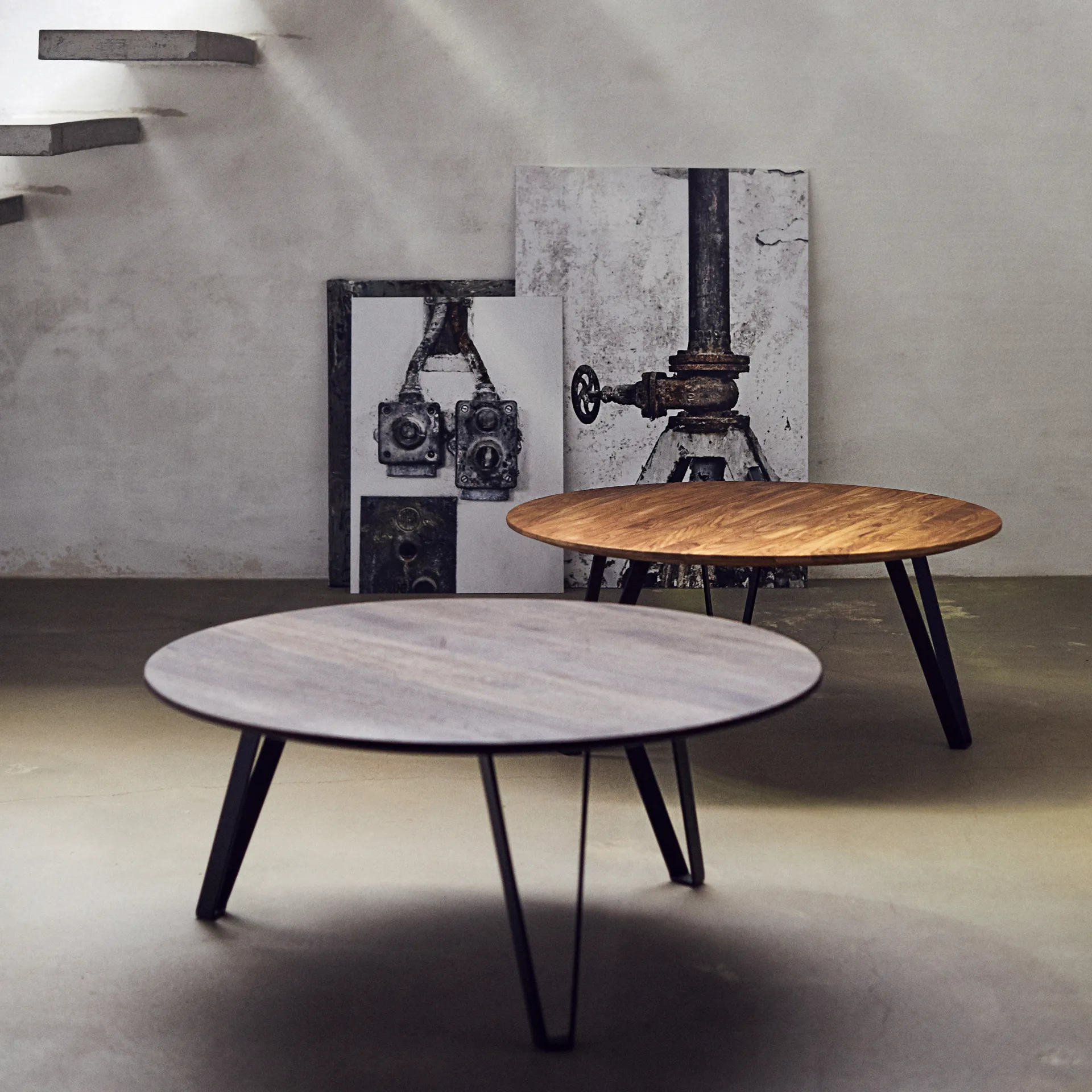 Space coffee table Ø90 cm, Smoked oak MUUBS
