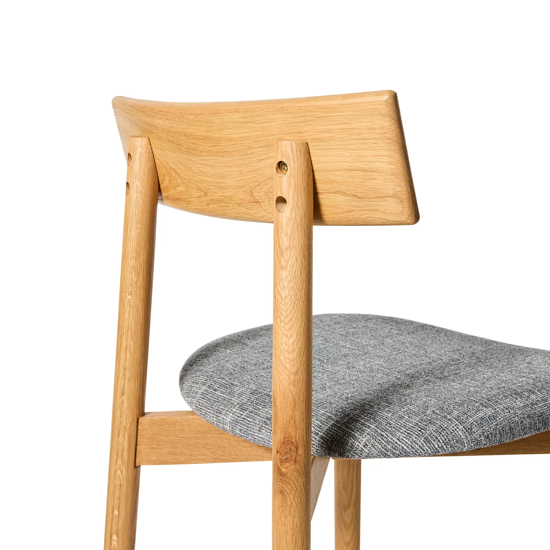 Tetra bar stool, Concrete-colored fabric–natural oiled oak MUUBS