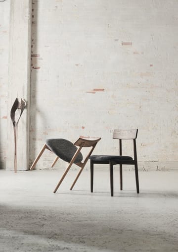 Tetra chair with padded seat - Concrete coloured fabric-natural oiled oak - MUUBS