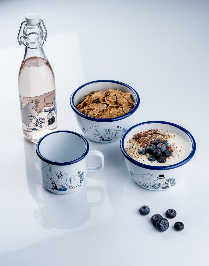Blueberries enamel mug 37 cl, White Muurla